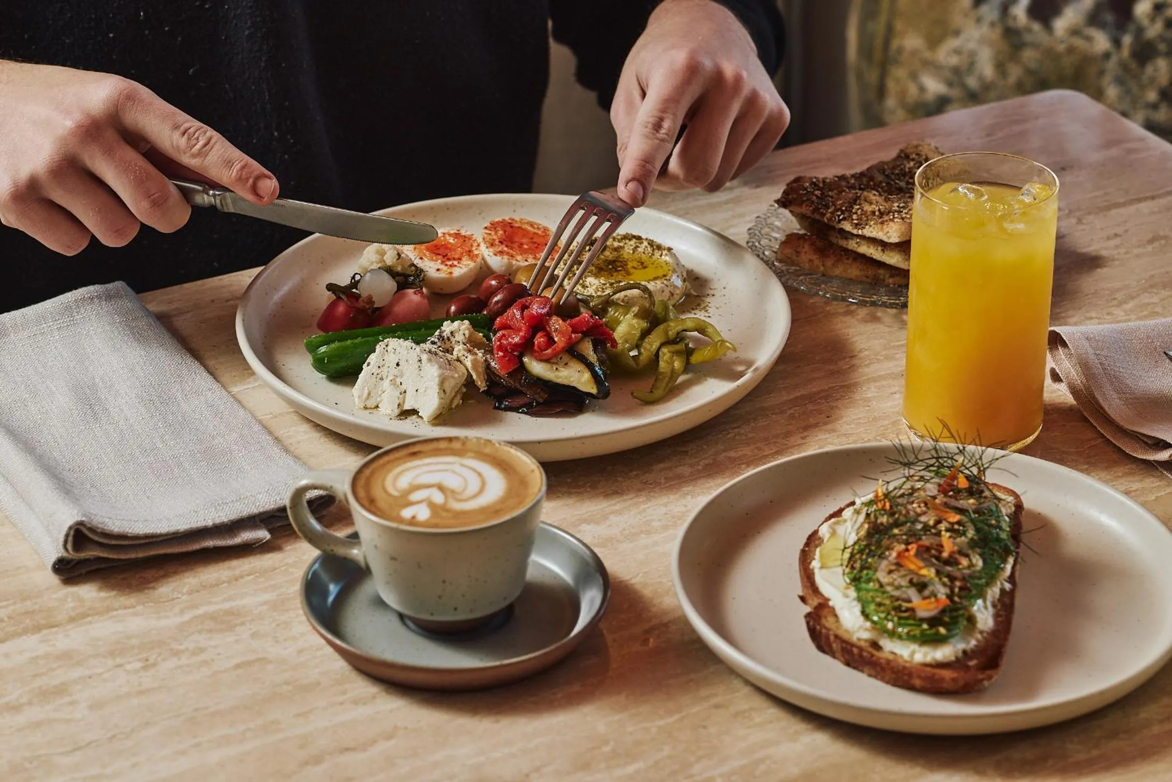 Breakfast in Hyde Melbourne Place