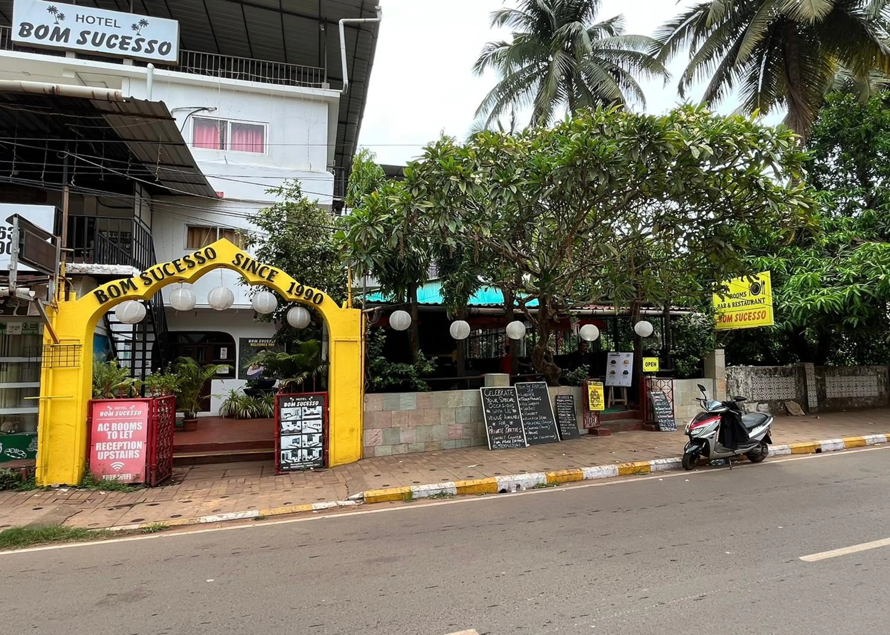 Property building in Hotel Bom Sucesso, Candolim Beach