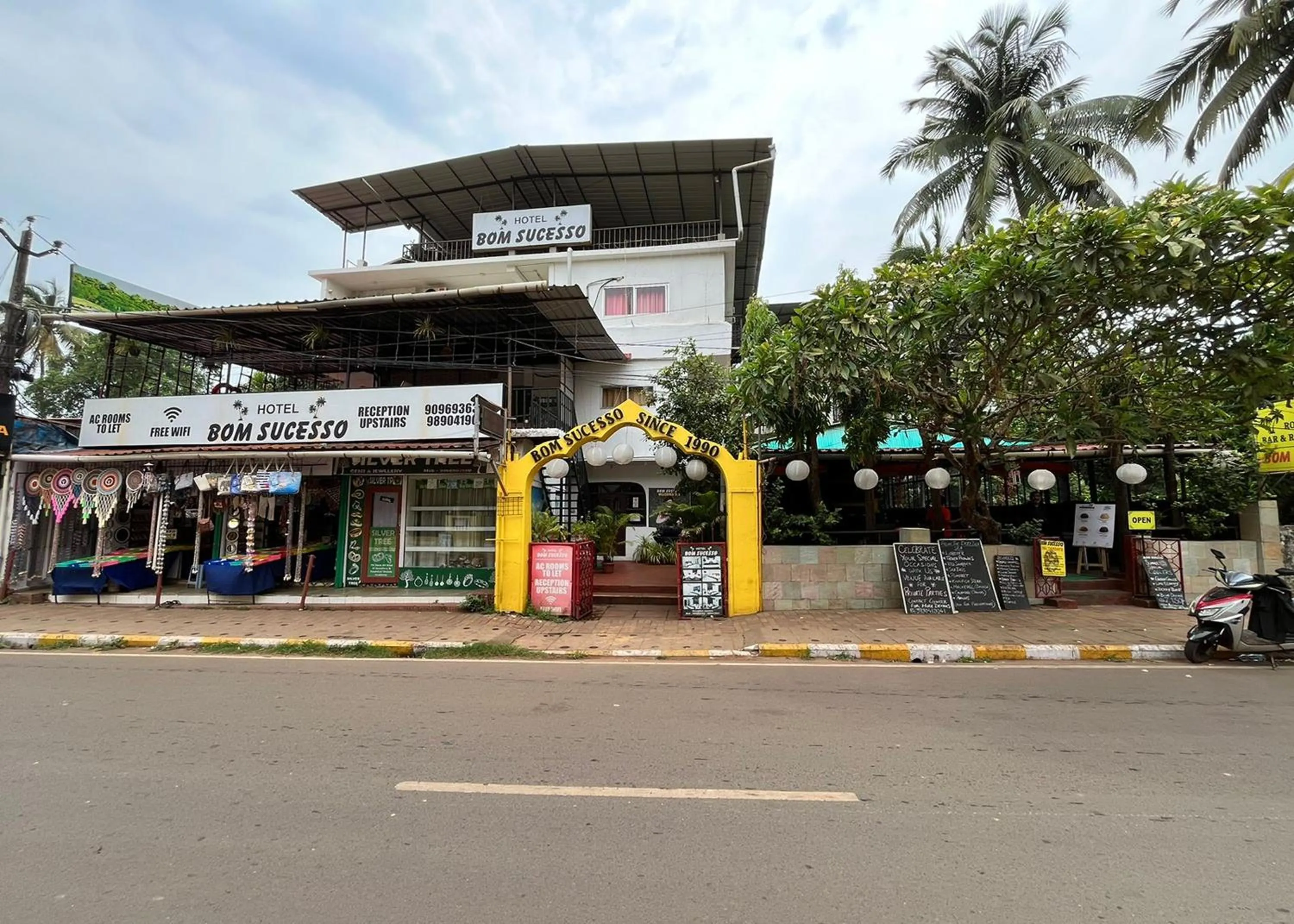 Property building in Hotel Bom Sucesso, Candolim Beach