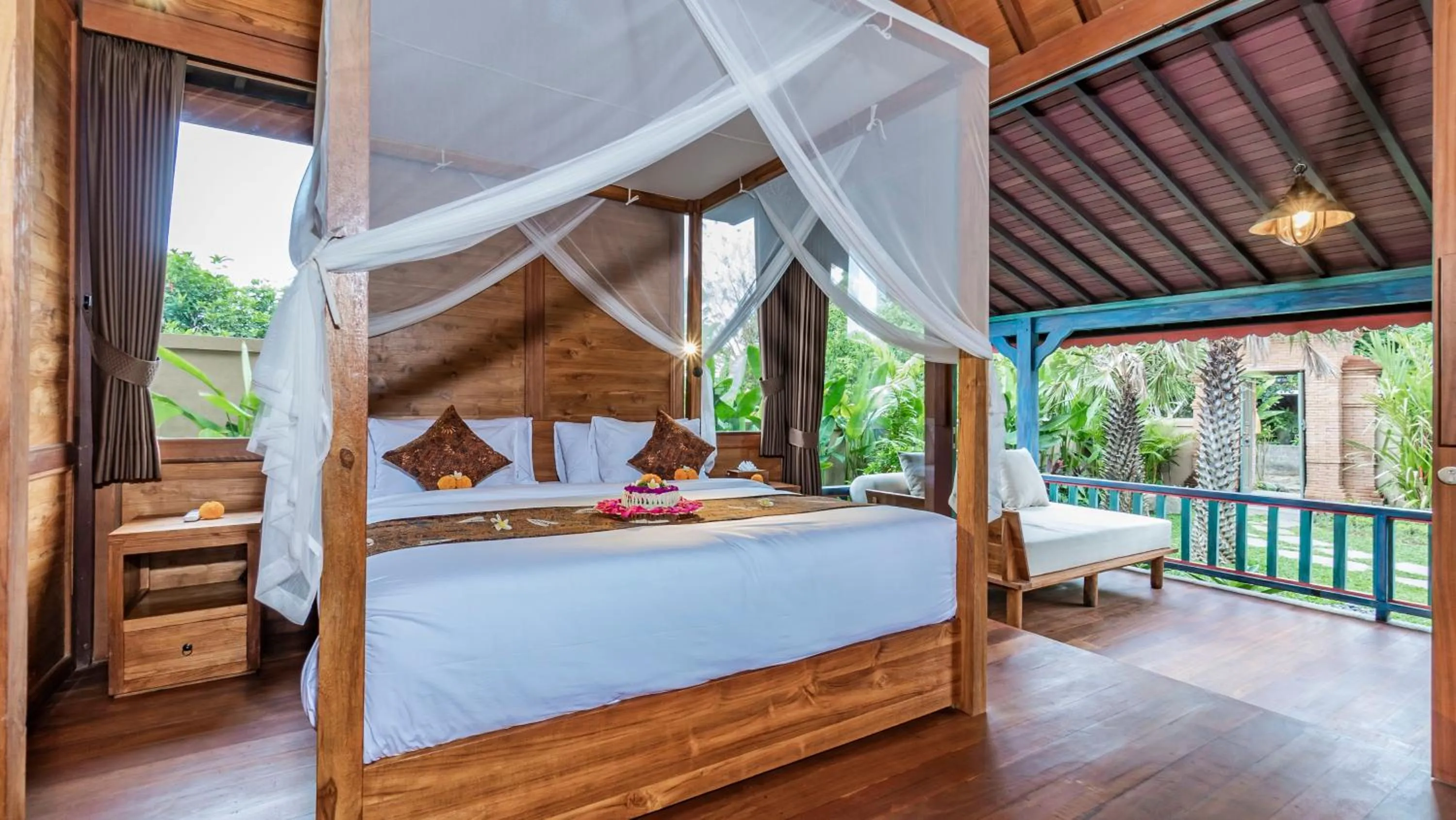 Balcony/Terrace, Bed in The Puspa Villa
