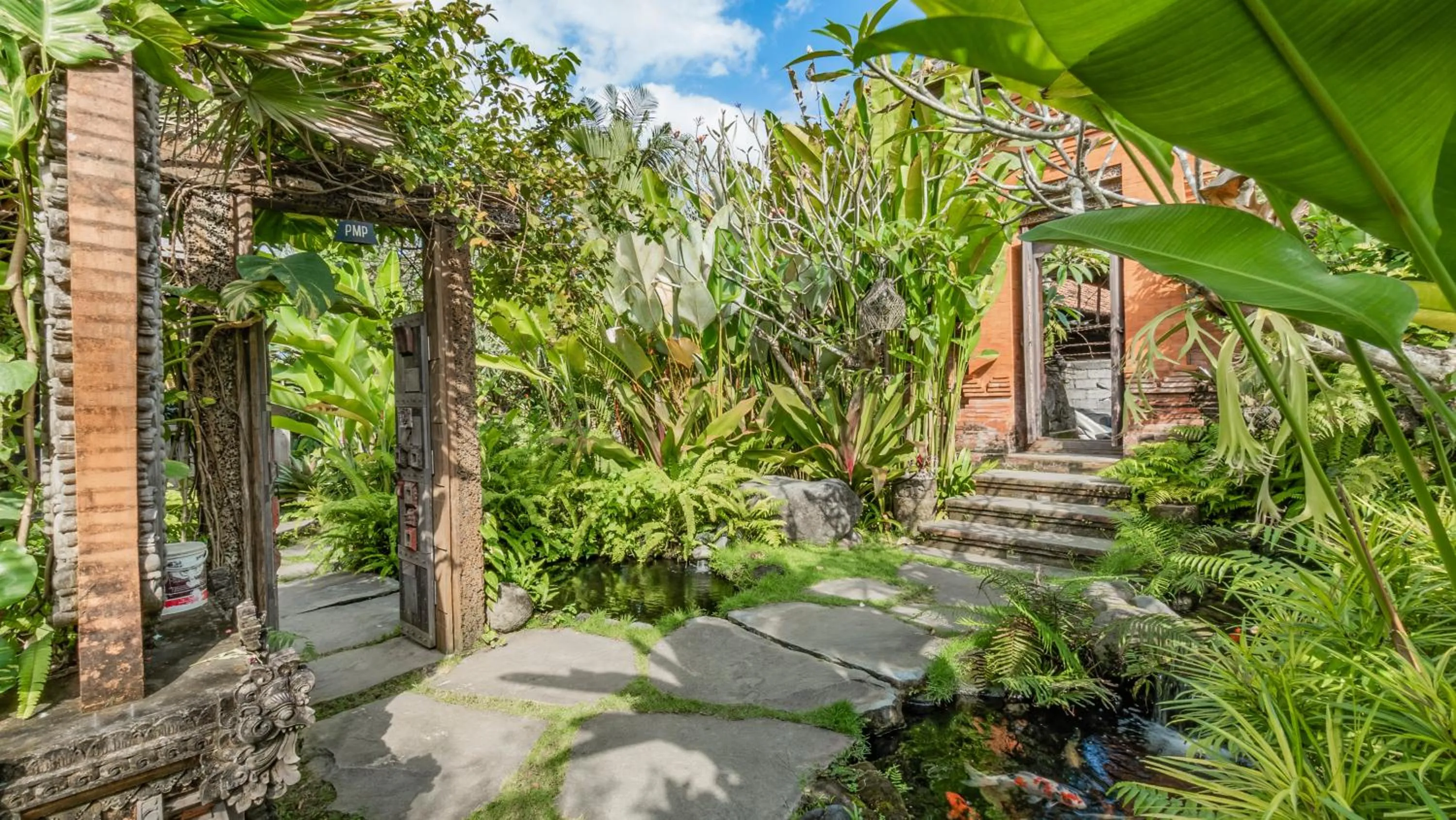 Facade/entrance in The Puspa Villa