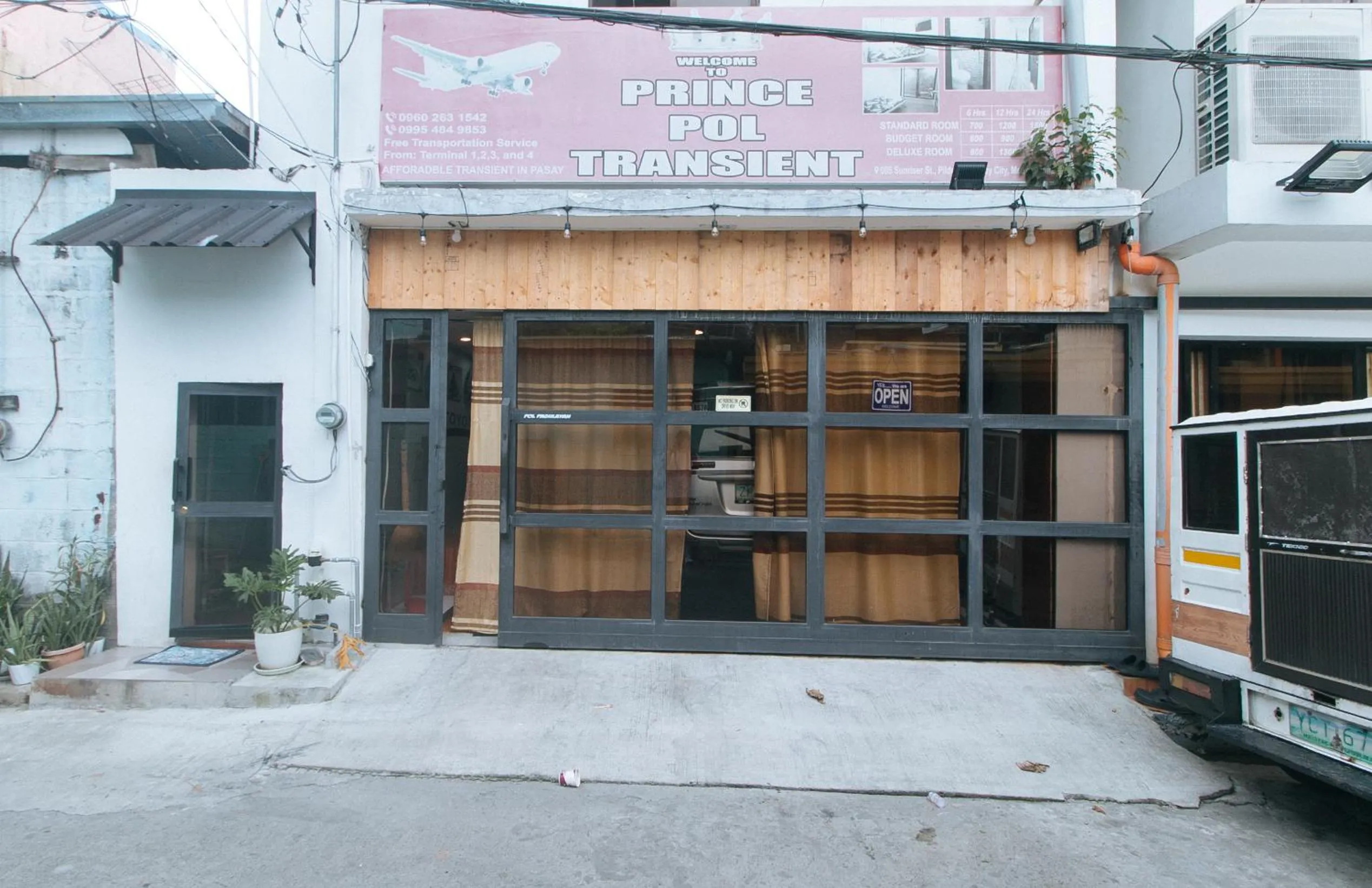 Facade/entrance in RedDoorz at Prince Hotel near NAIA T1