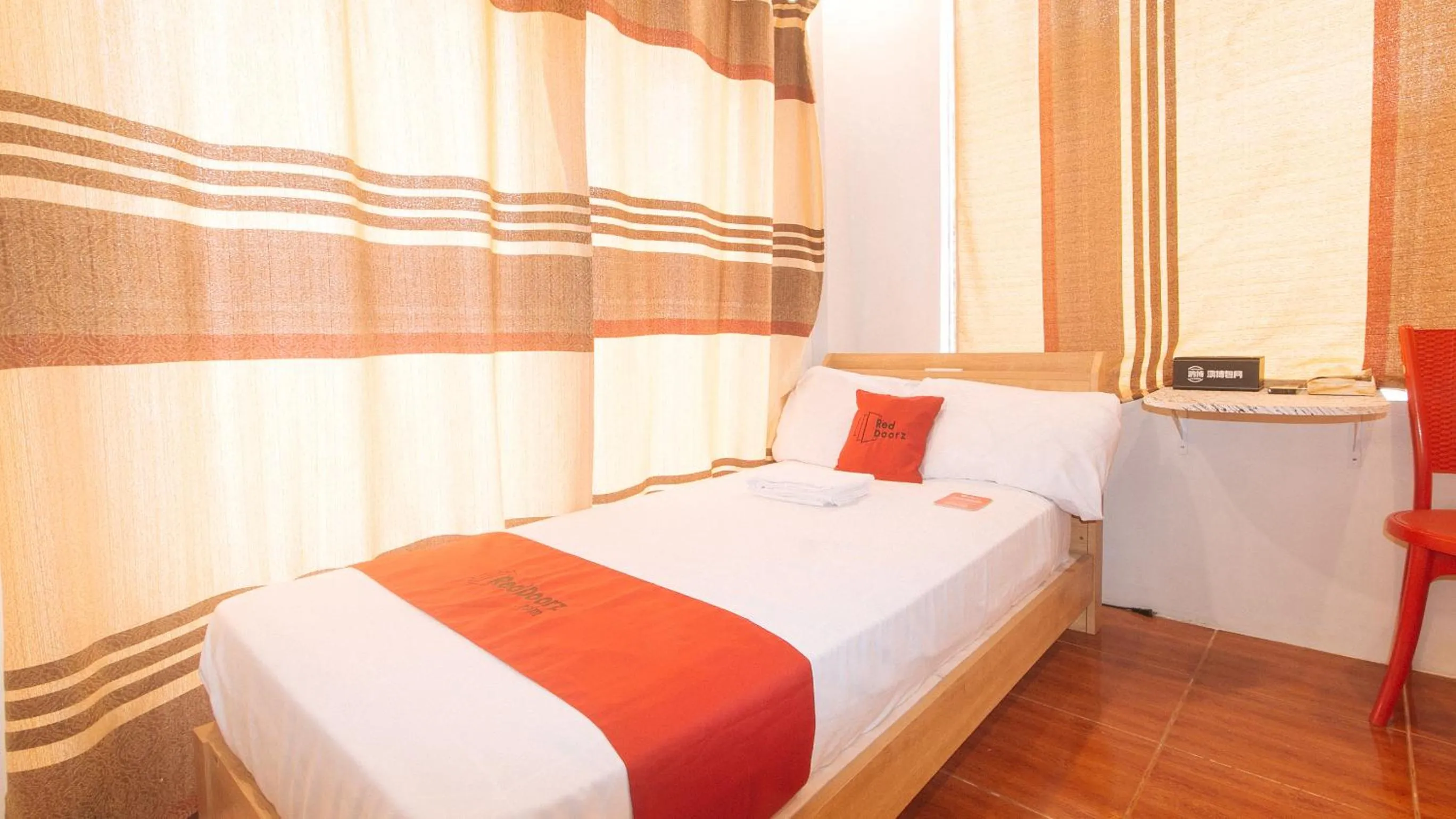 Photo of the whole room, Bed in RedDoorz at Prince Hotel near NAIA T1