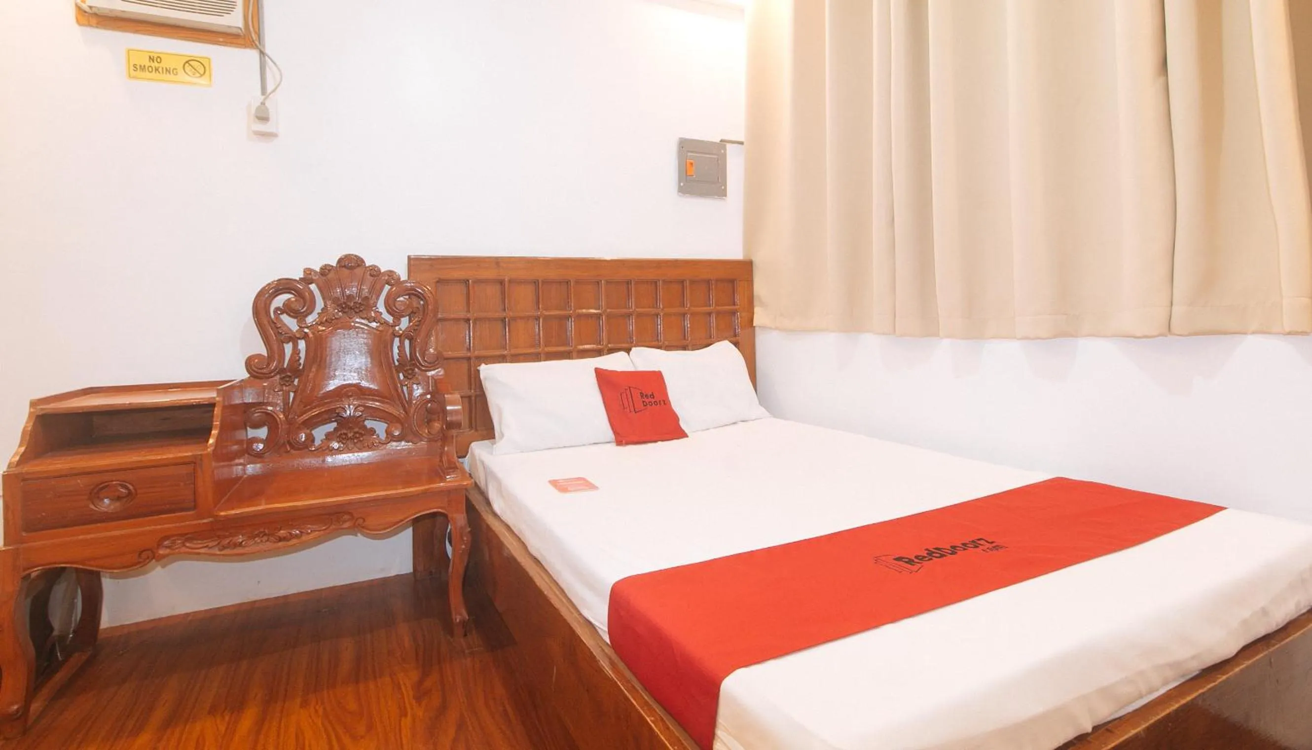 Photo of the whole room, Bed in RedDoorz at Prince Hotel near NAIA T1