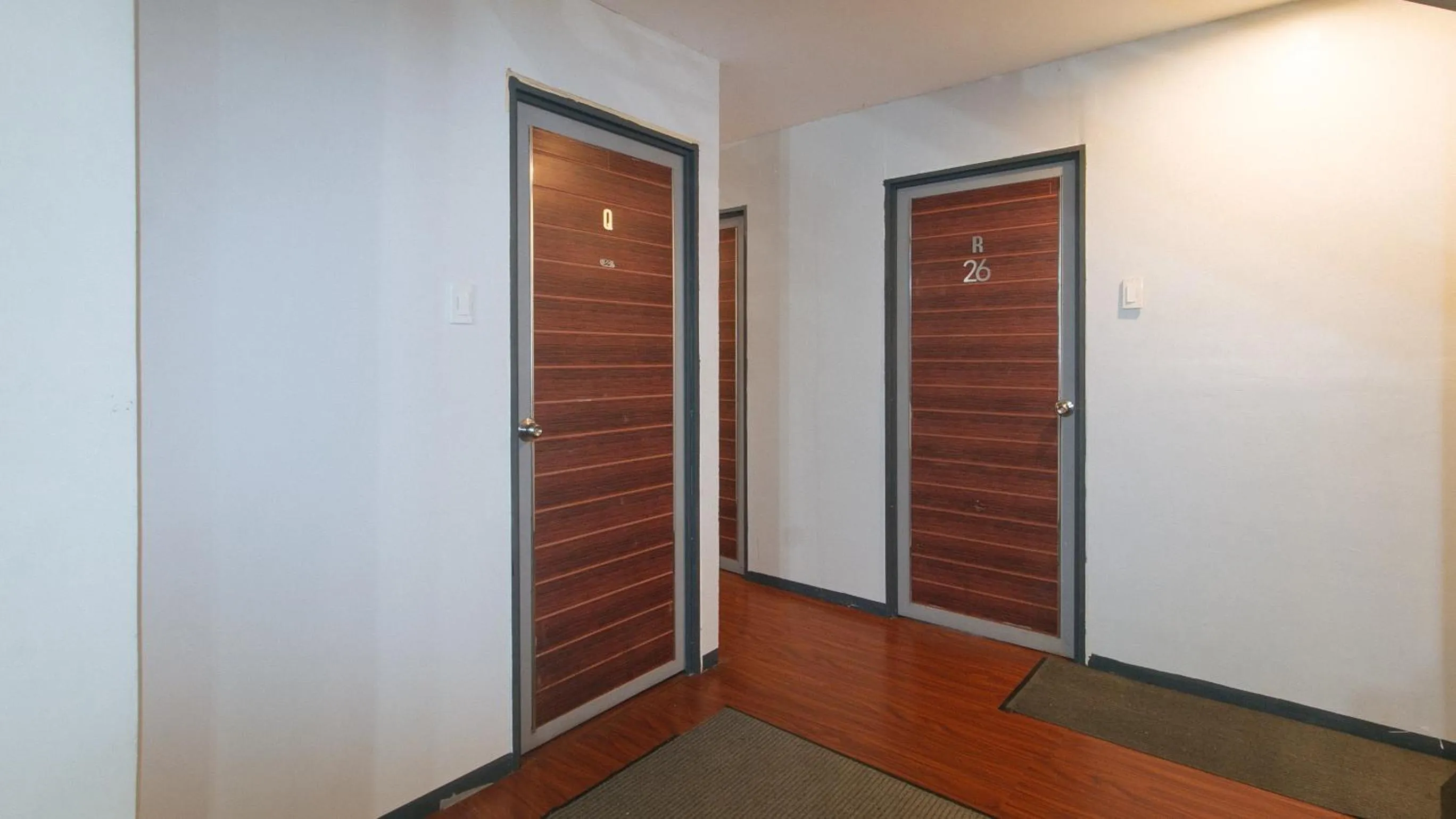 Area and facilities in RedDoorz at Prince Hotel near NAIA T1