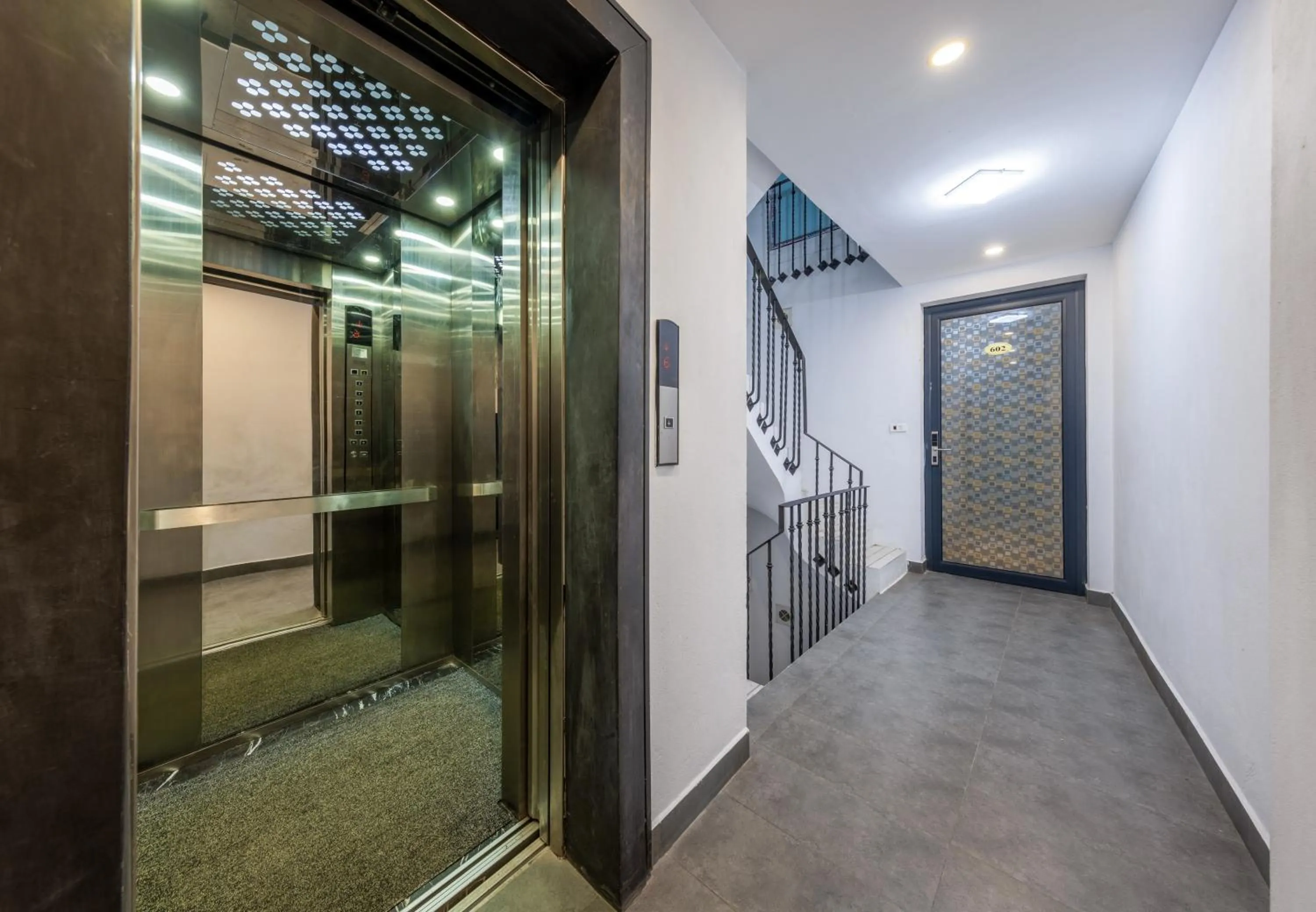 elevator in Hanoi Center View Hotel and Spa