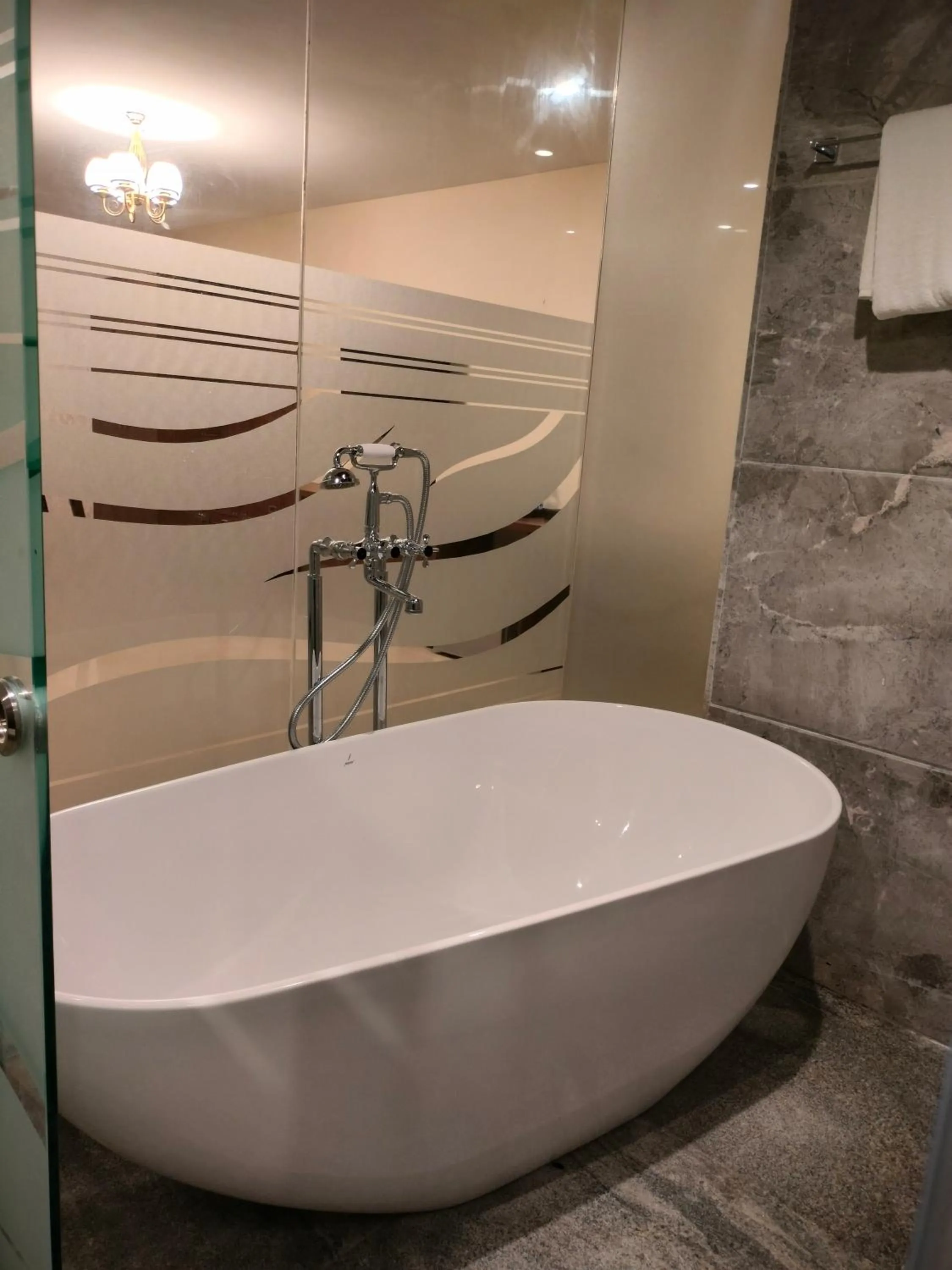 Bath in Sathyam Grand Resorts, Sriperumbudur