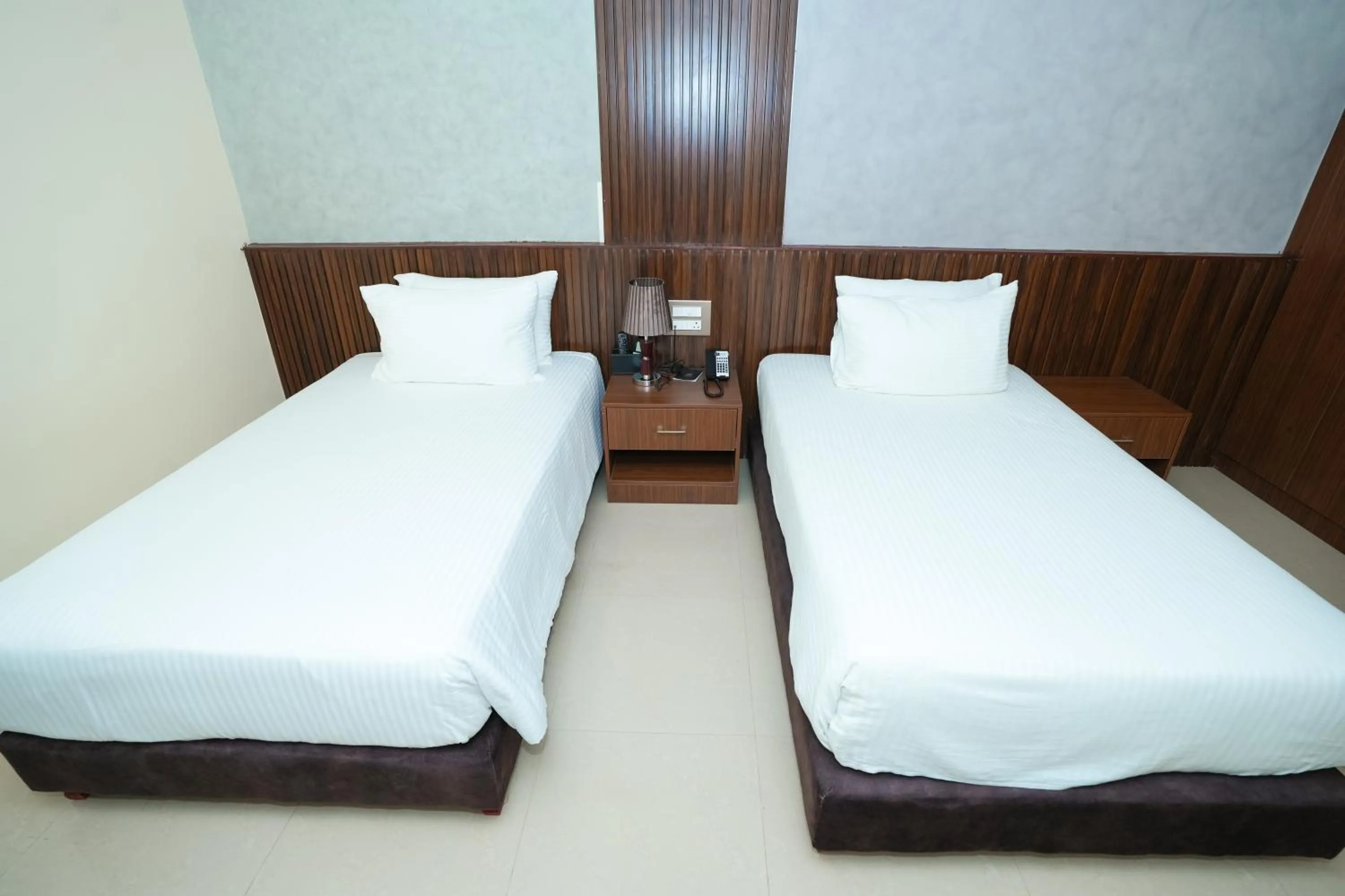 Bedroom, Bed in Sathyam Grand Resorts, Sriperumbudur