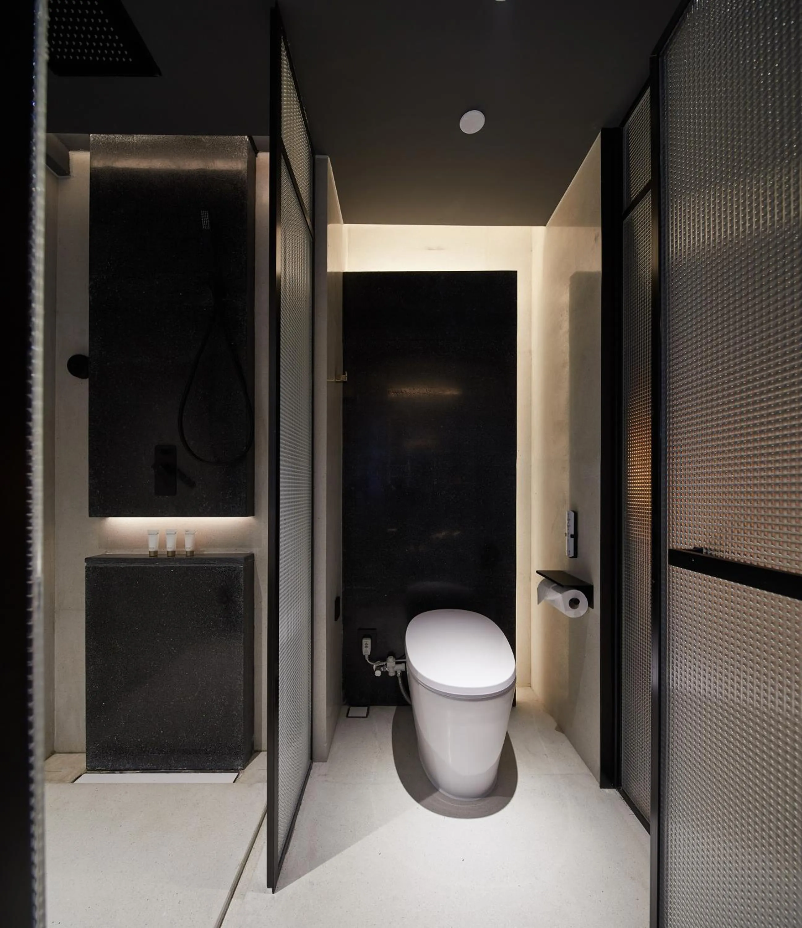 Toilet in ISEYA Design Hotel Chengdu Taikoo Li