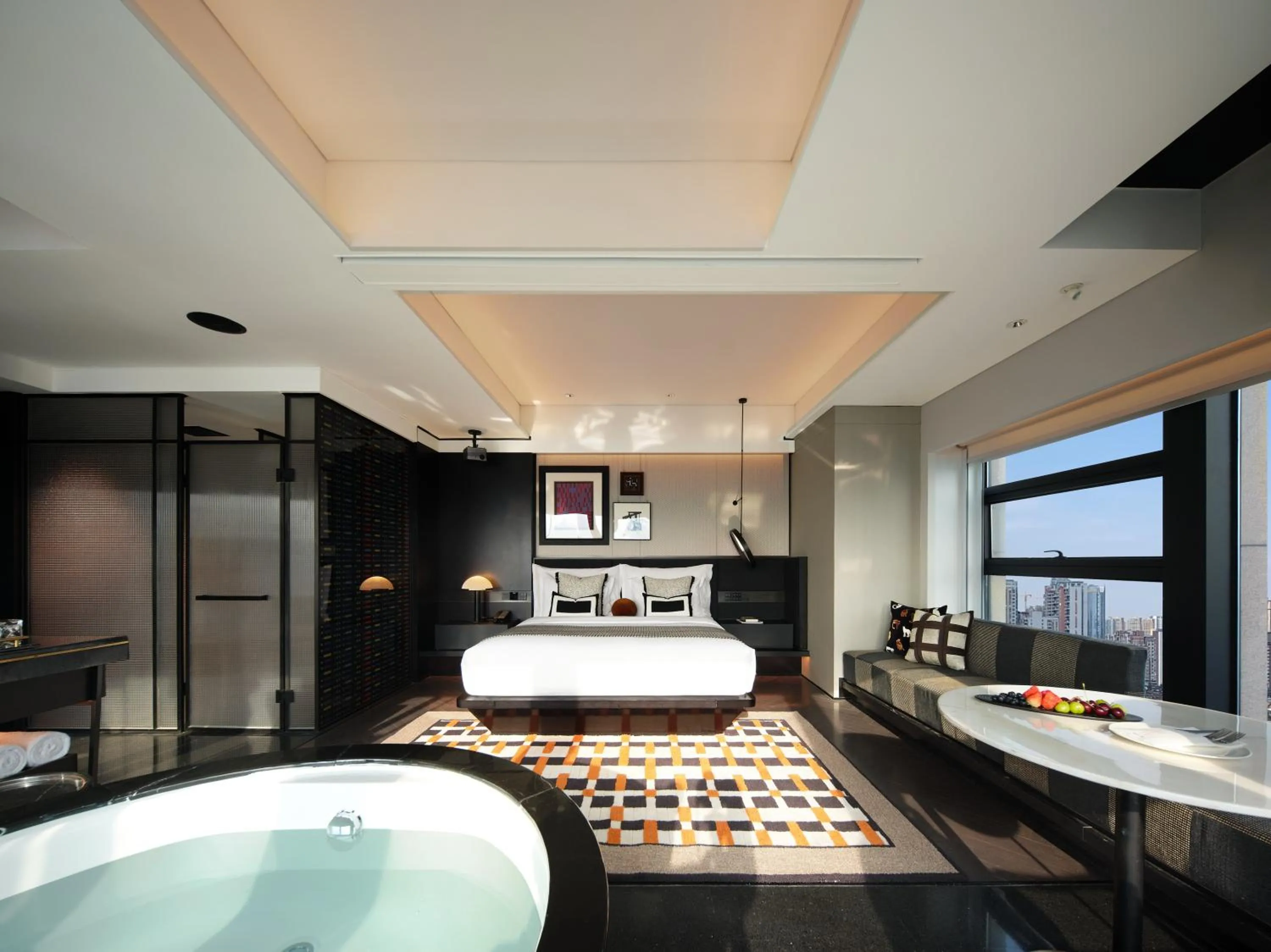 Photo of the whole room, Bed in ISEYA Design Hotel Chengdu Taikoo Li