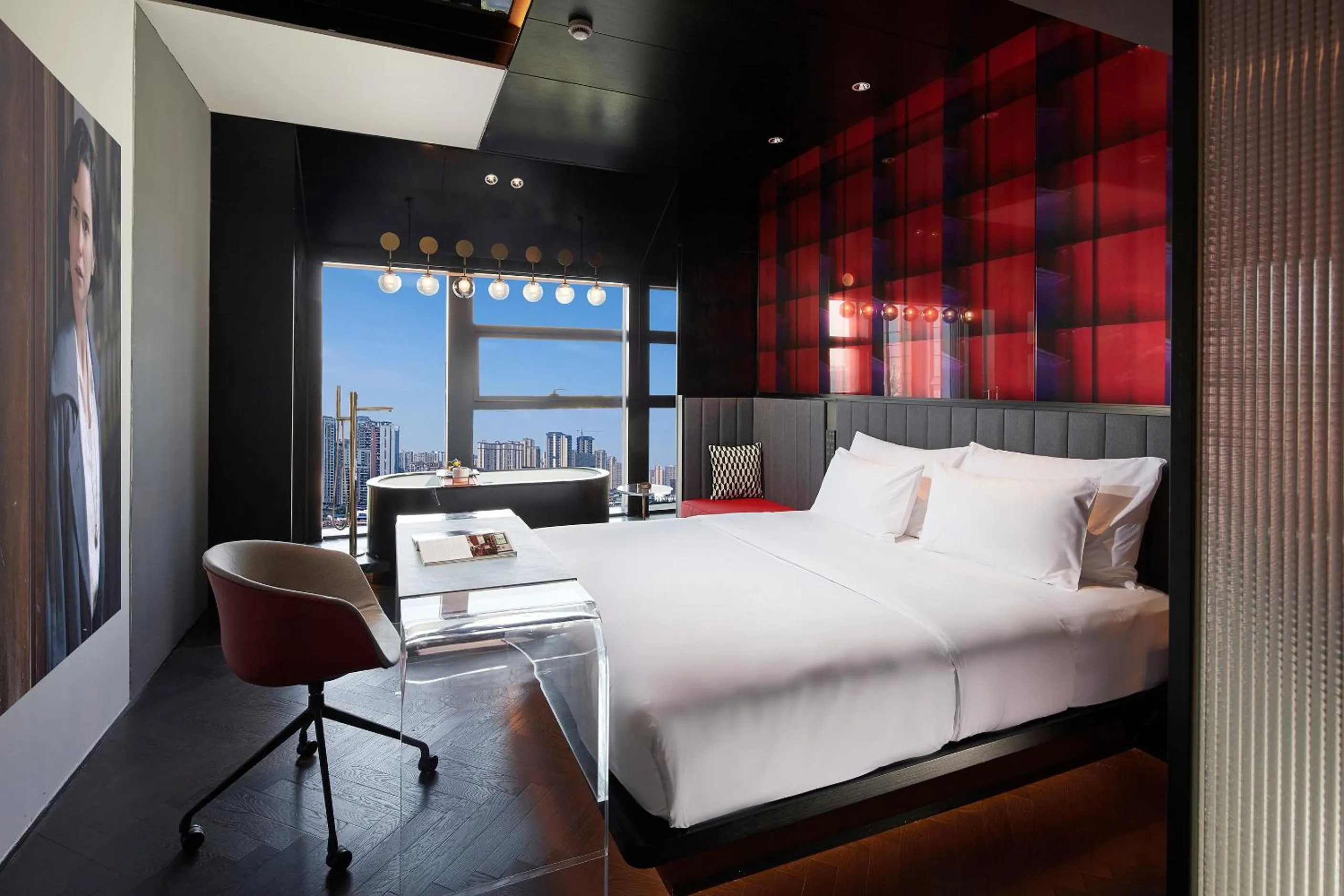 Photo of the whole room, Bed in ISEYA Design Hotel Chengdu Taikoo Li