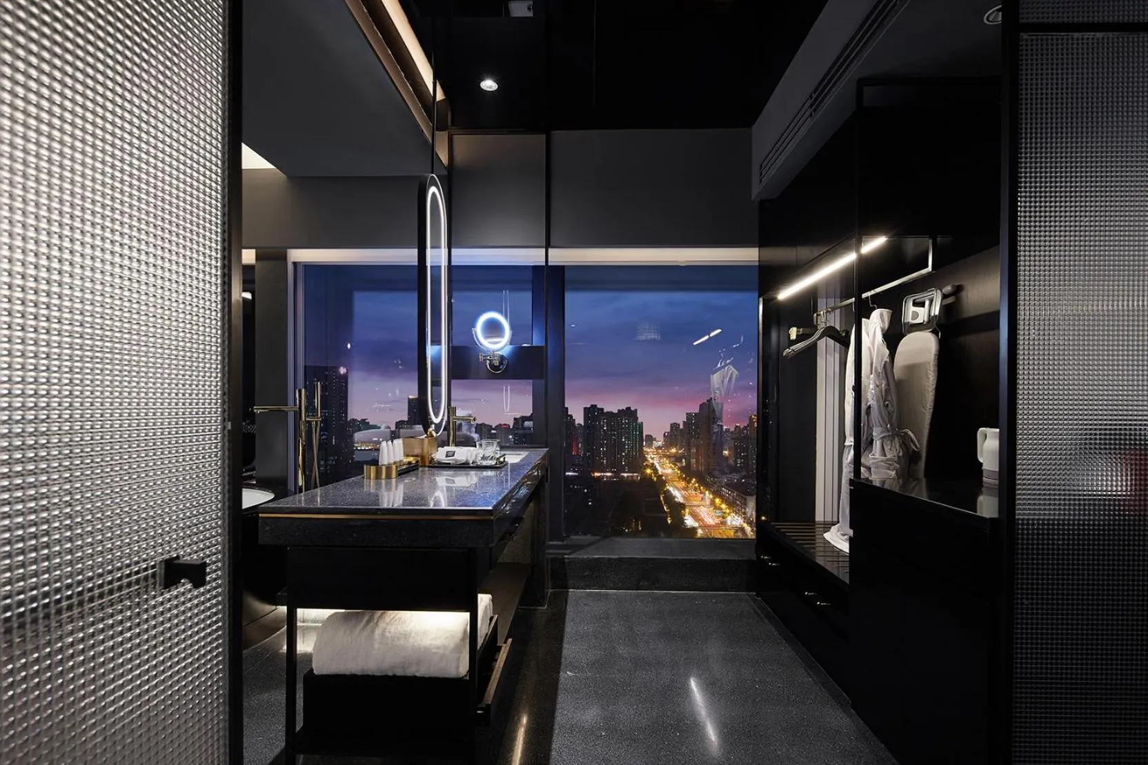 Night in ISEYA Design Hotel Chengdu Taikoo Li