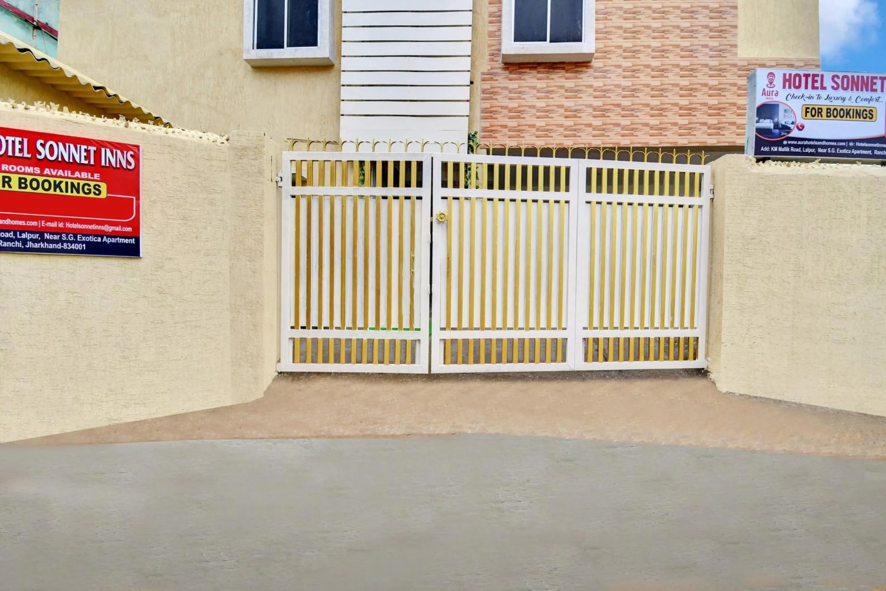 Facade/entrance in Super Hotel O AURA HOTEL SONNET INNS