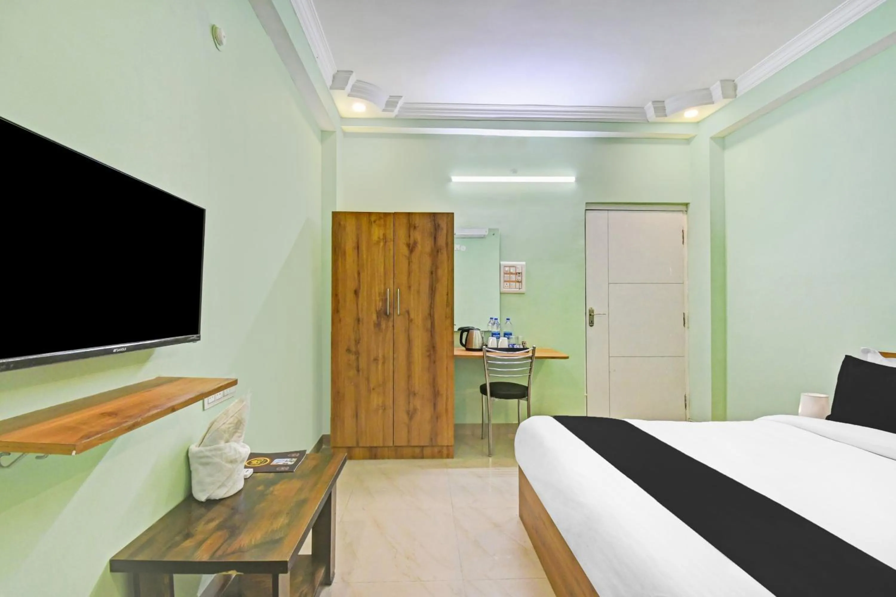 Bedroom, Bed in Super Hotel O AURA HOTEL SONNET INNS