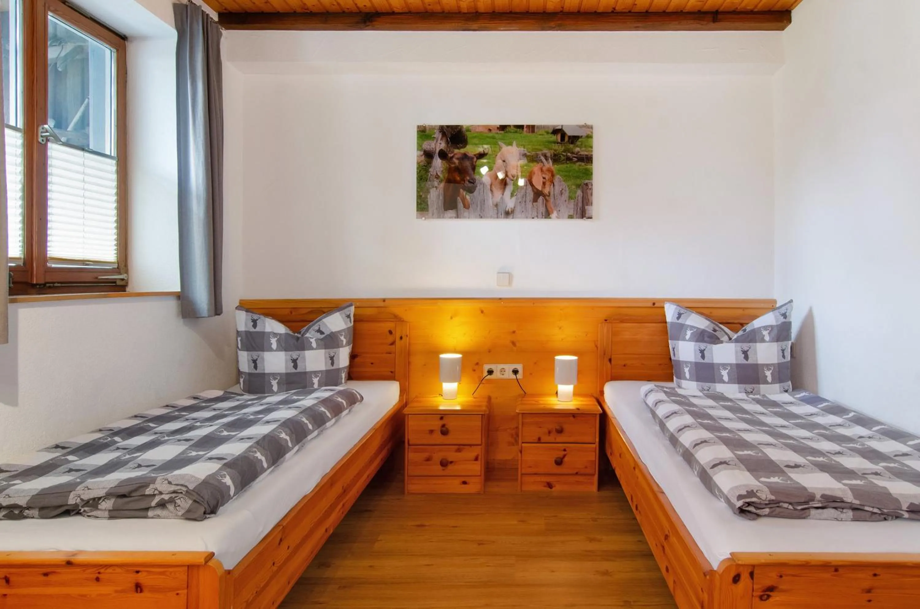 Property building, Bed in Pension Ferienwohnung Baarblick