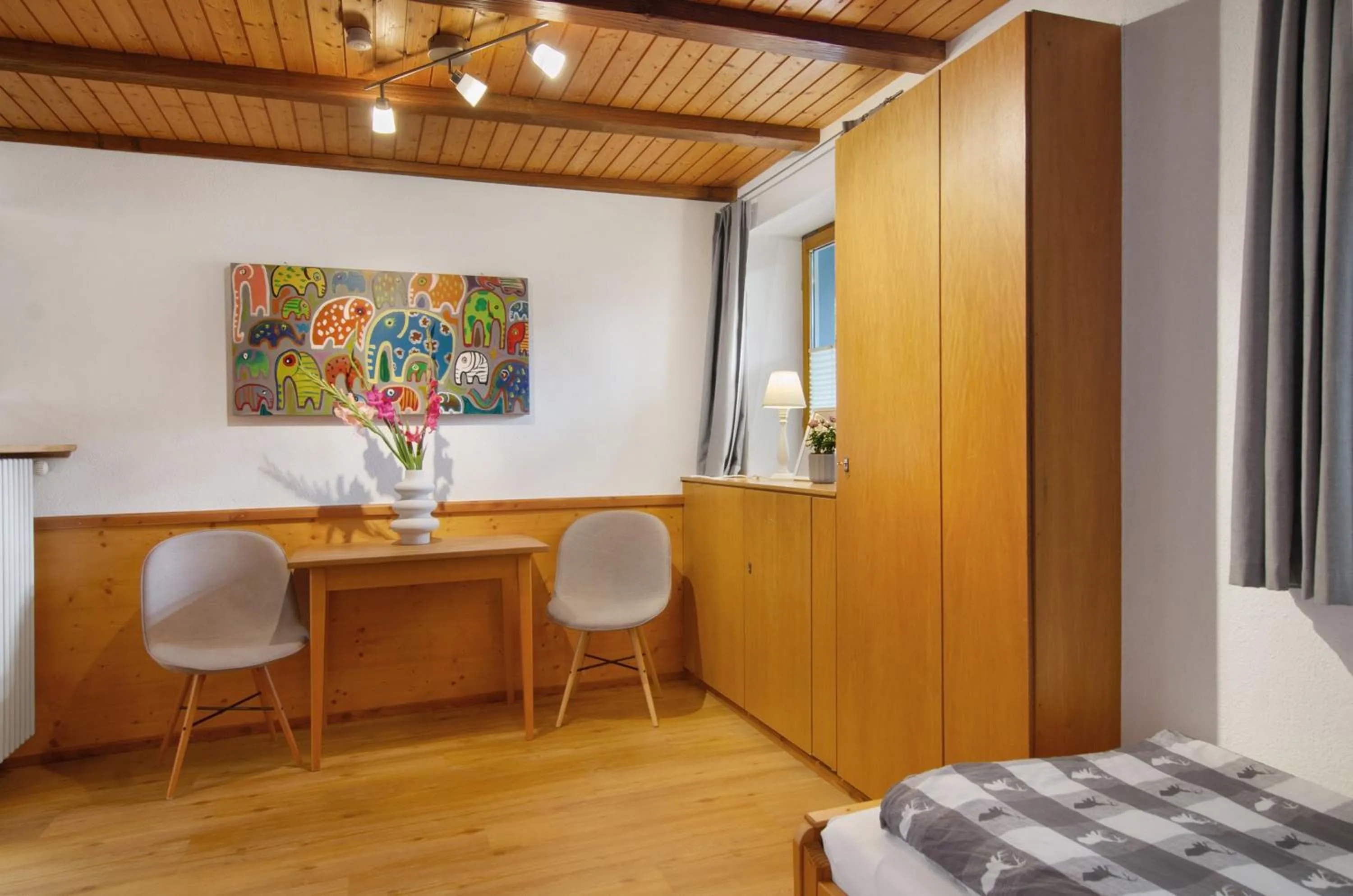Living room, Bed in Pension Ferienwohnung Baarblick