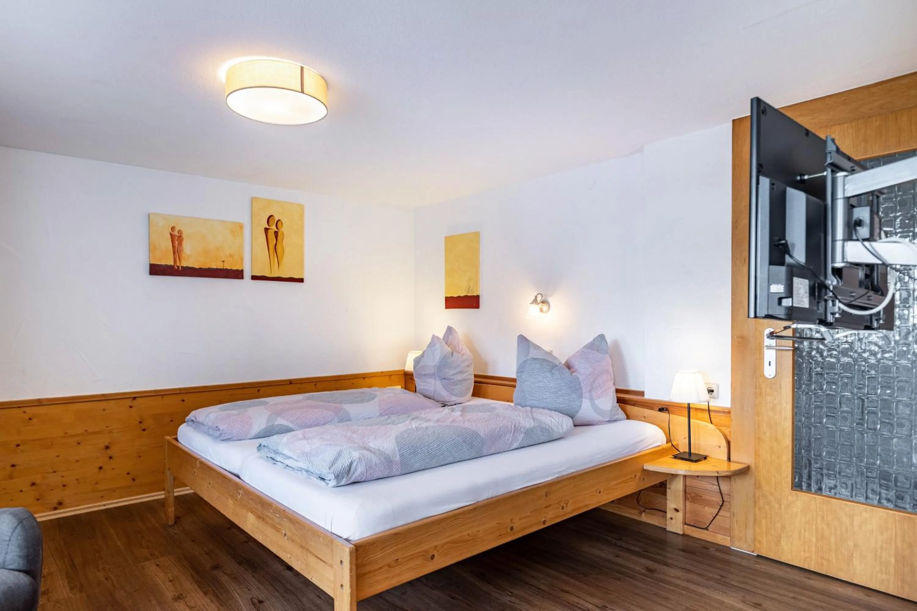 Living room, Bed in Pension Ferienwohnung Baarblick