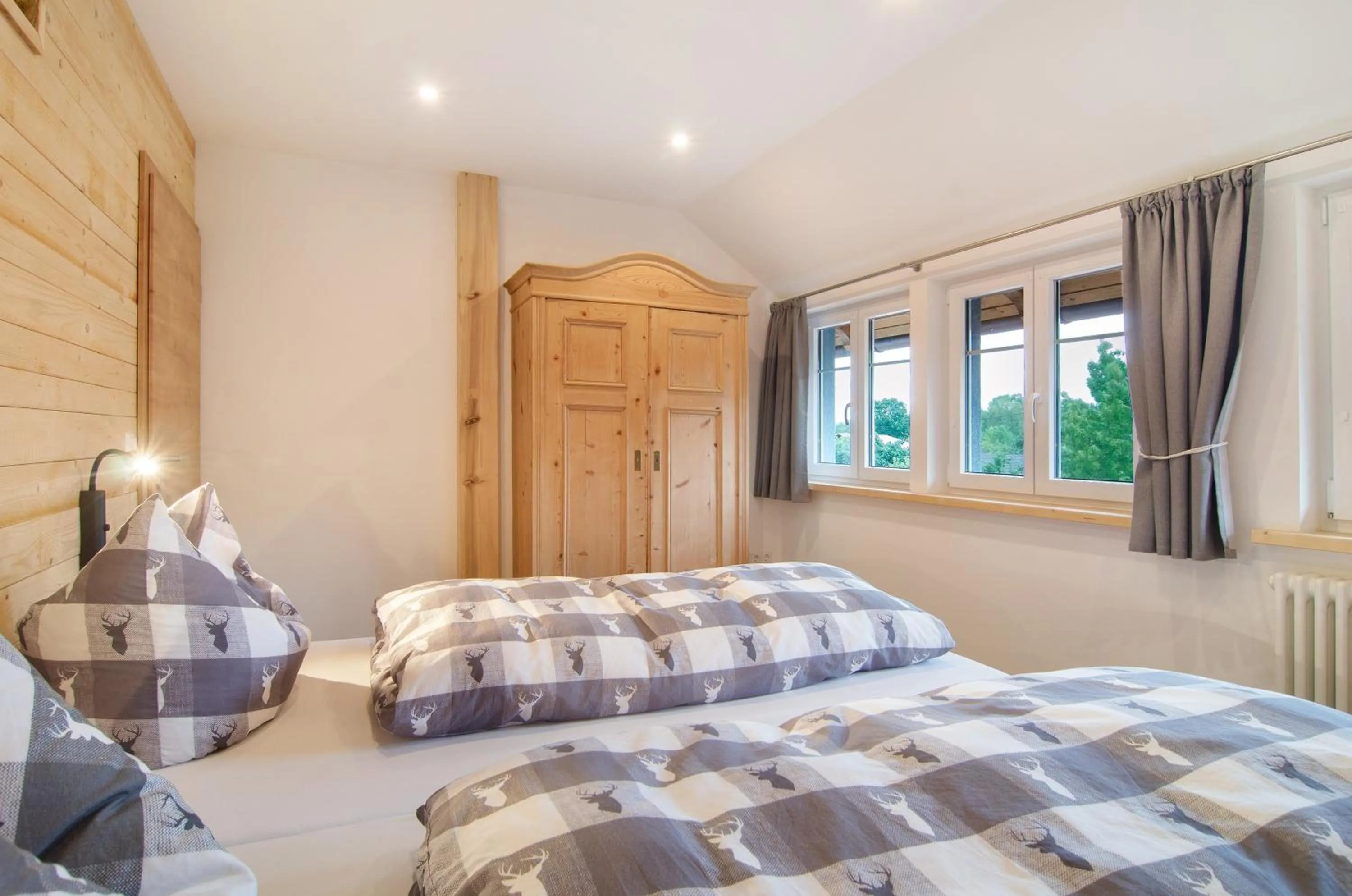 Property building, Bed in Pension Ferienwohnung Baarblick