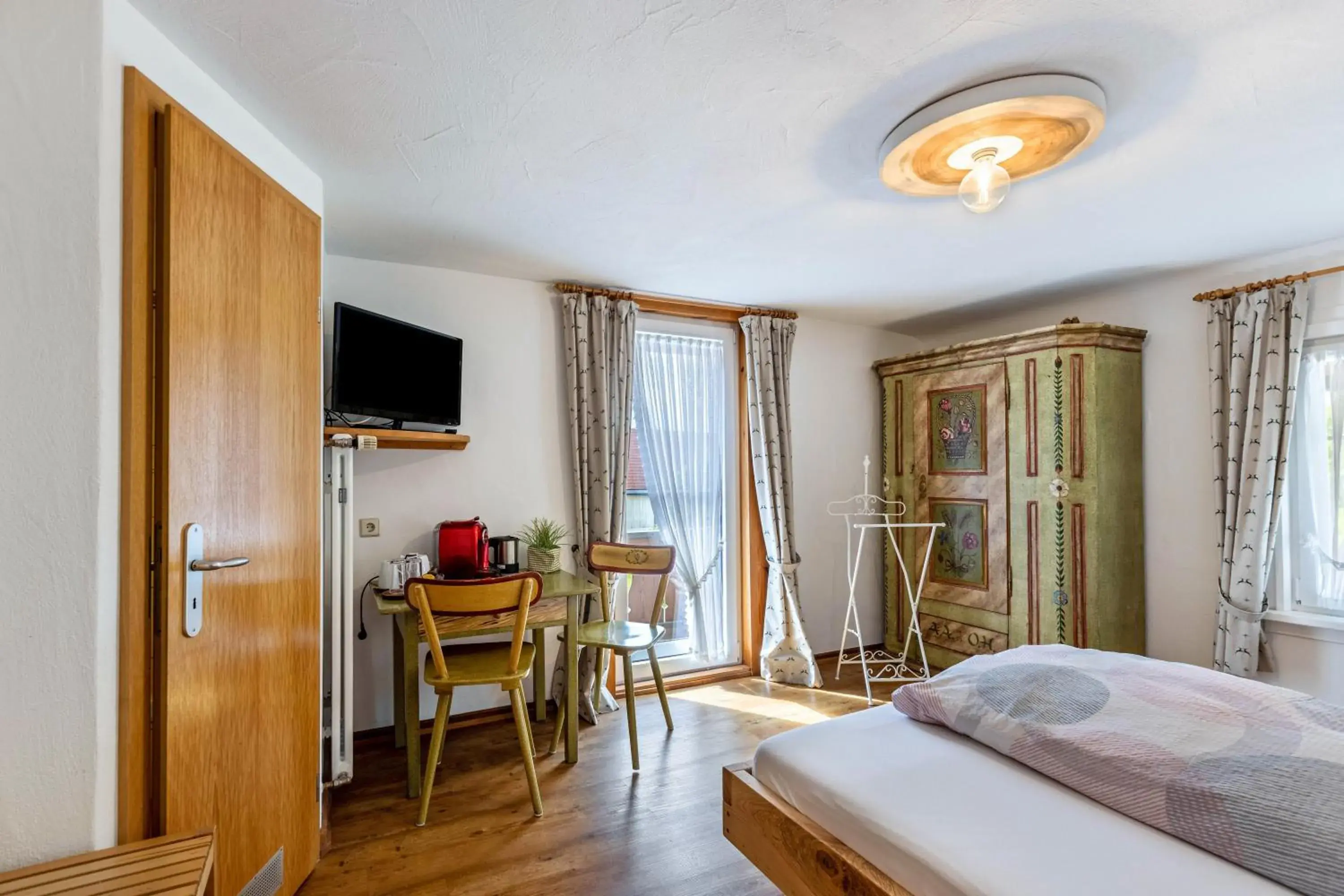 Standard Single Room with Shower - single occupancy in Pension Ferienwohnung Baarblick Standard Single Room with Shower - single occupancy in Pension Ferienwohnung Baarblick