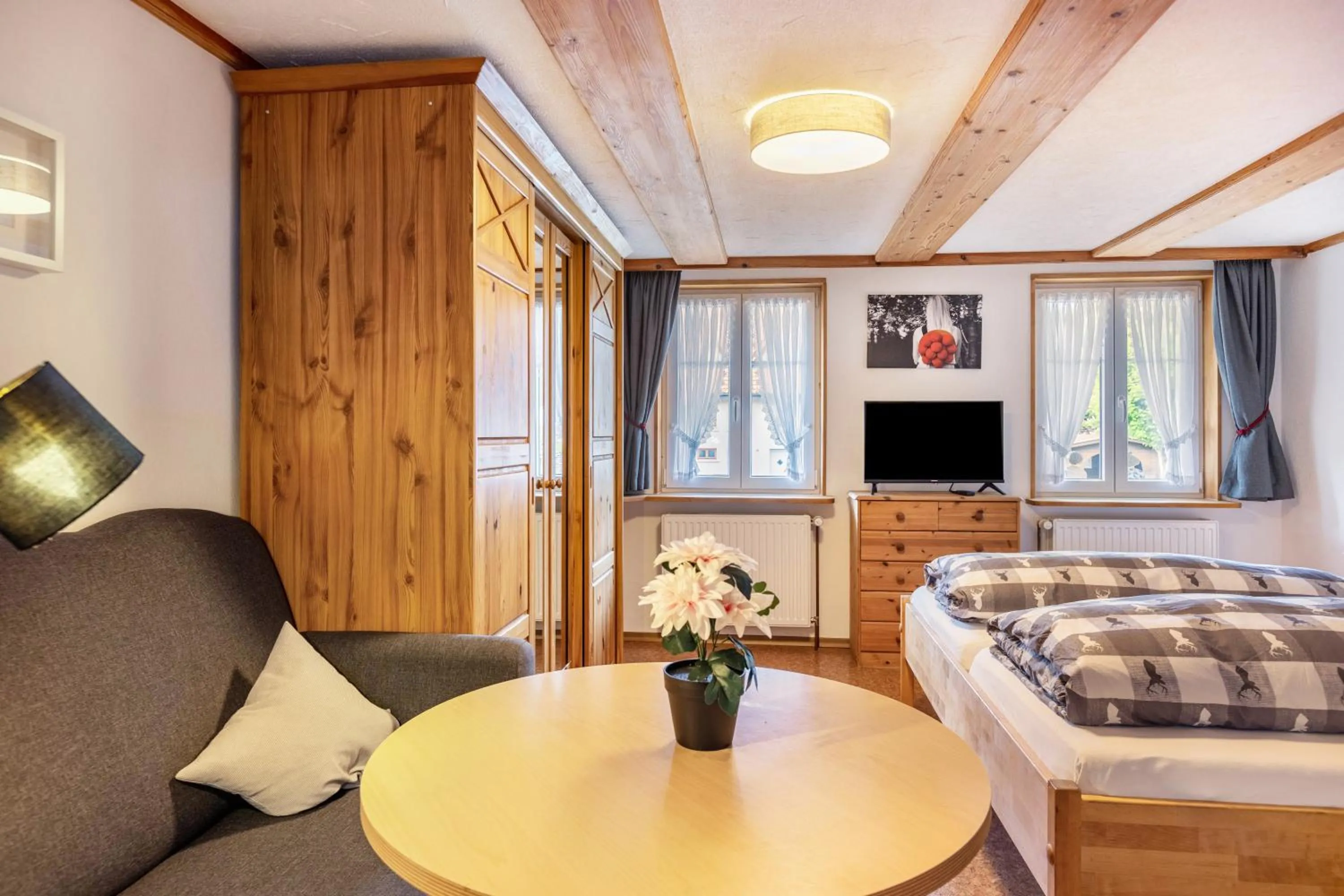 Property building, Bed in Pension Ferienwohnung Baarblick