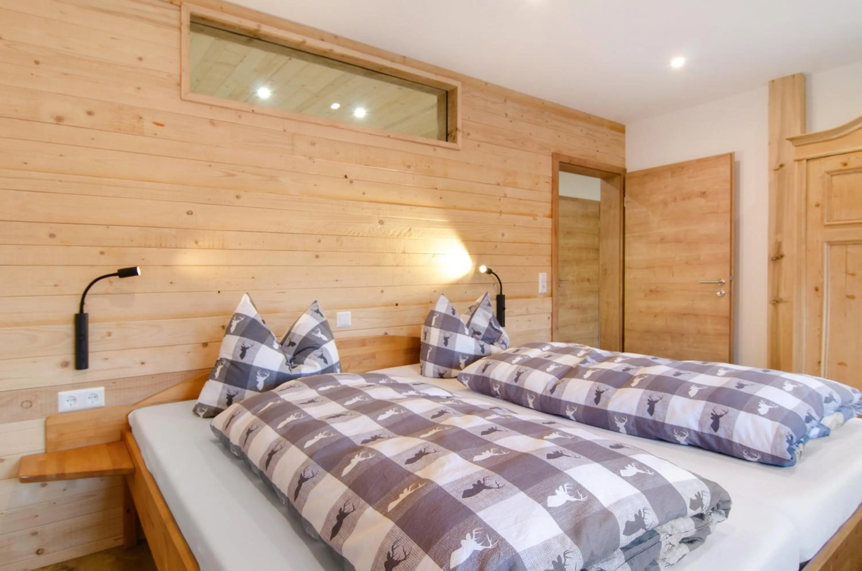 Living room, Bed in Pension Ferienwohnung Baarblick