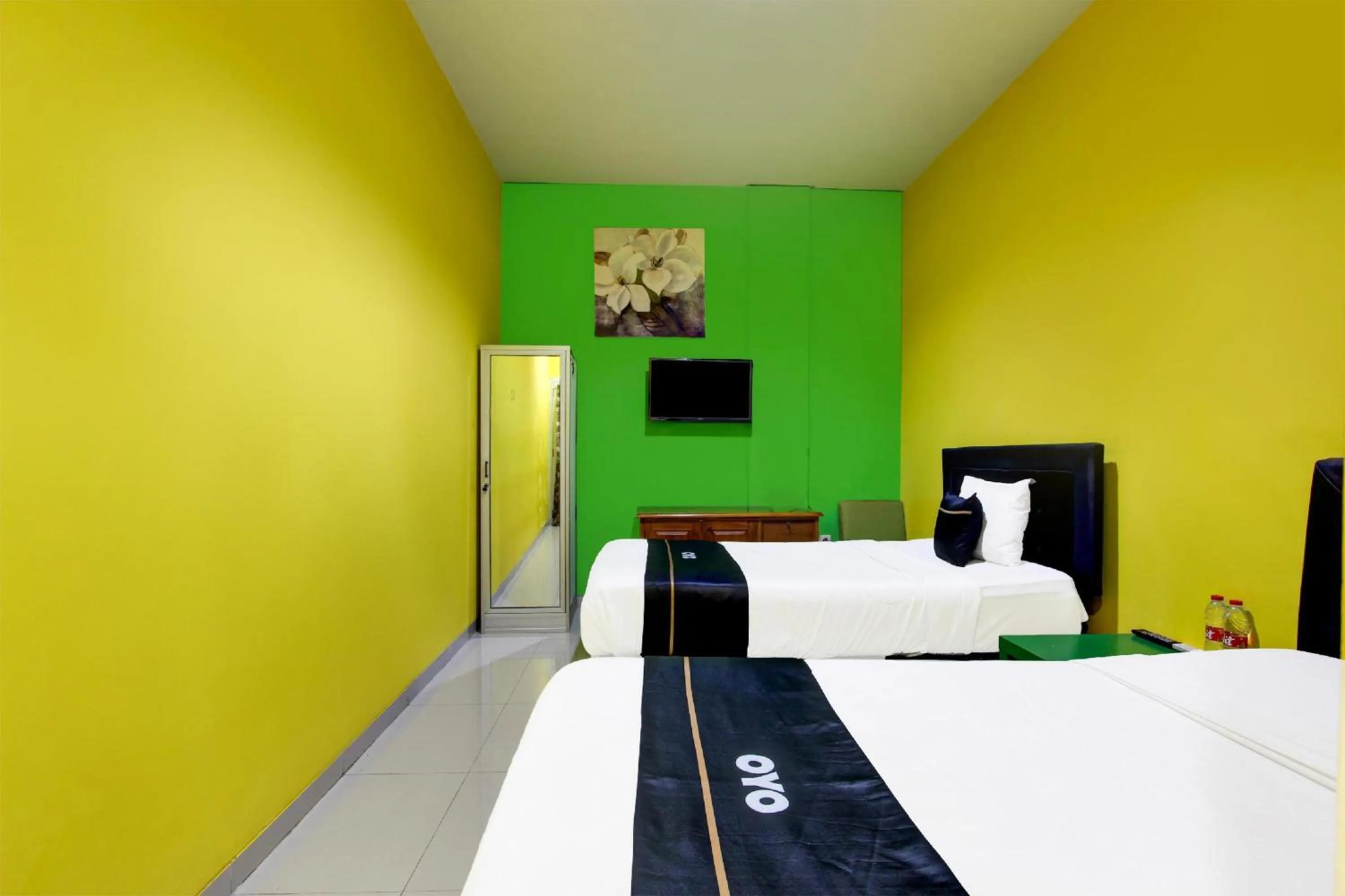 Photo of the whole room, Bed in Hotel O Amanah Sejahtera Near Bandara Adi Soemarmo