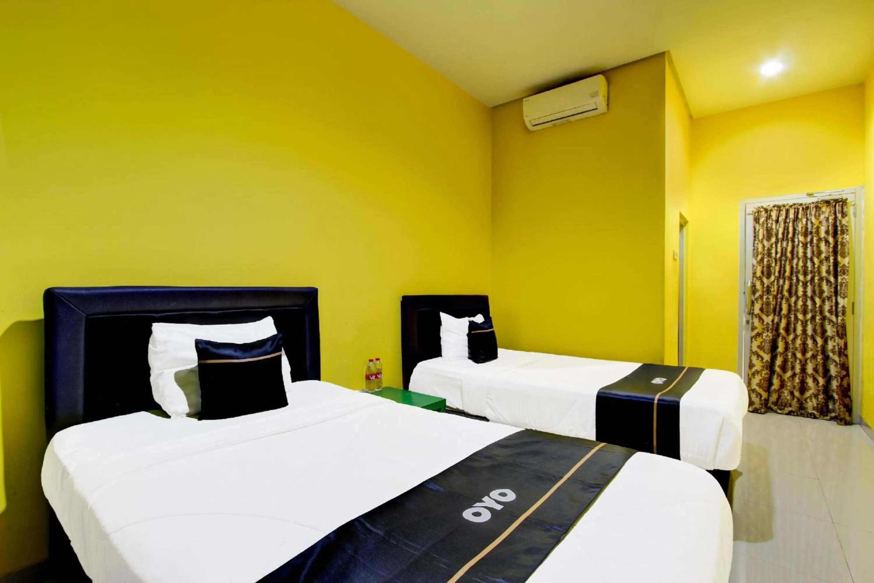 Bedroom, Bed in Hotel O Amanah Sejahtera Near Bandara Adi Soemarmo