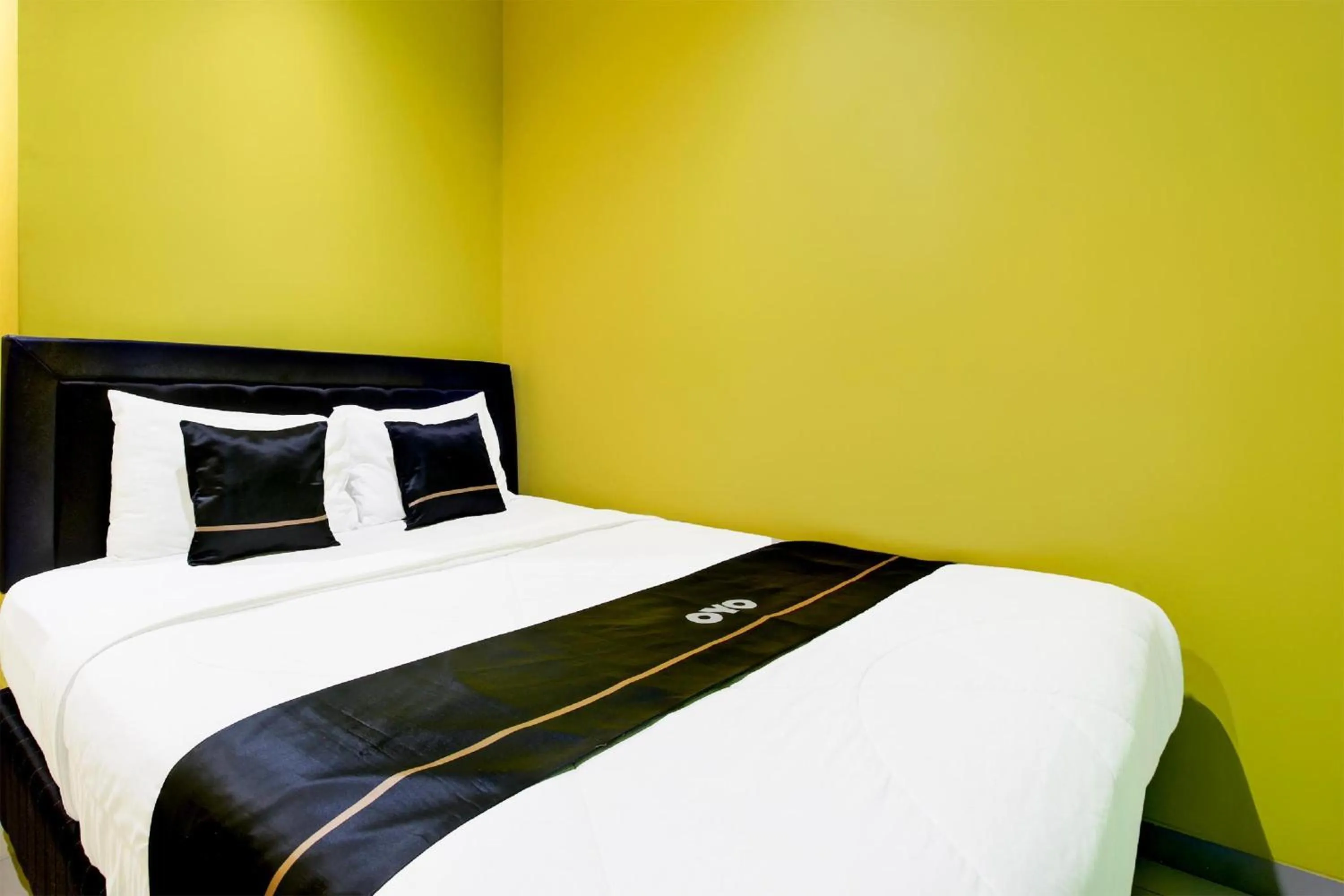 Bedroom, Bed in Hotel O Amanah Sejahtera Near Bandara Adi Soemarmo