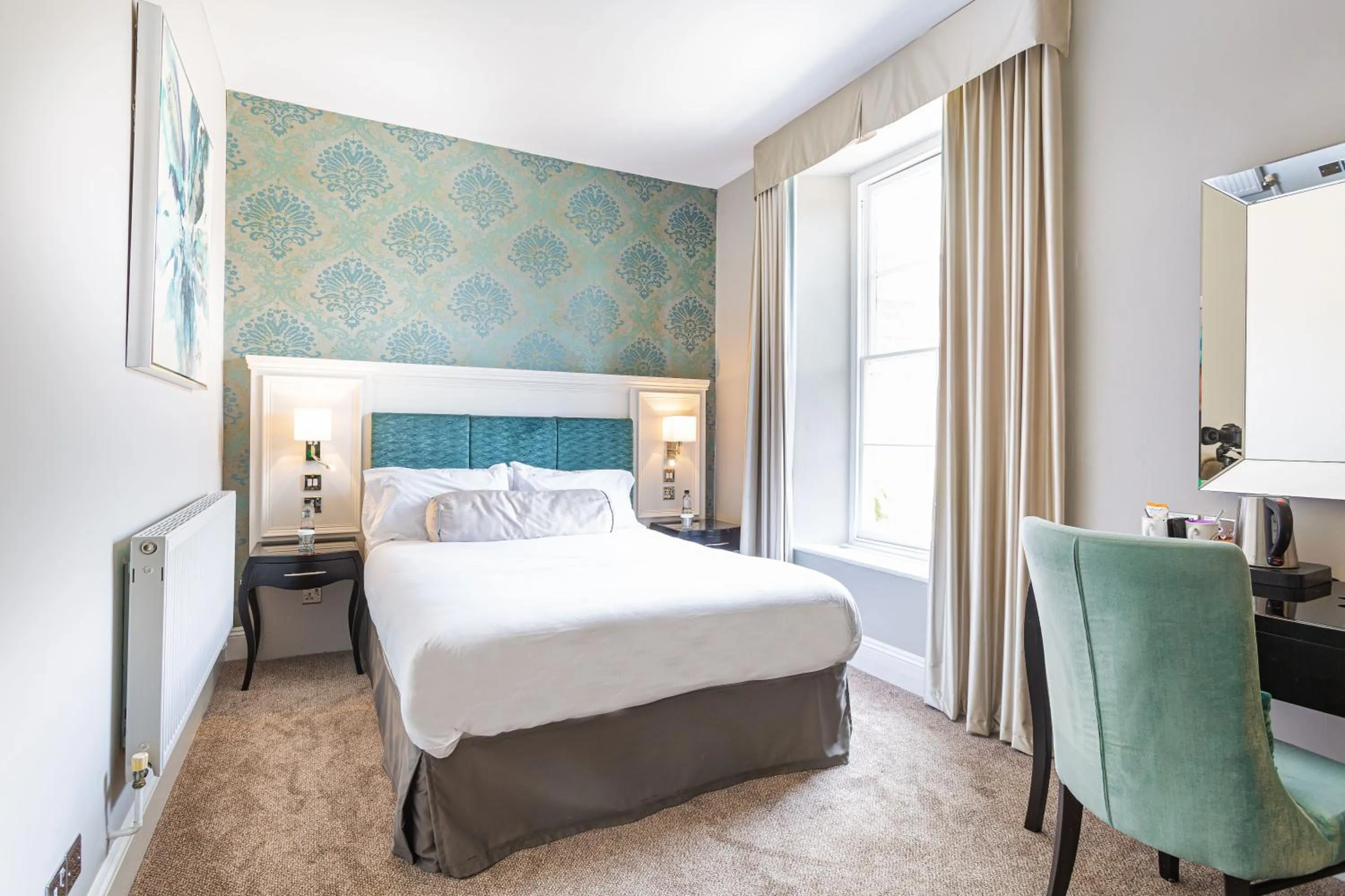 Bed in The Swan Hotel, Wells, Somerset - The Coaching Inn Group