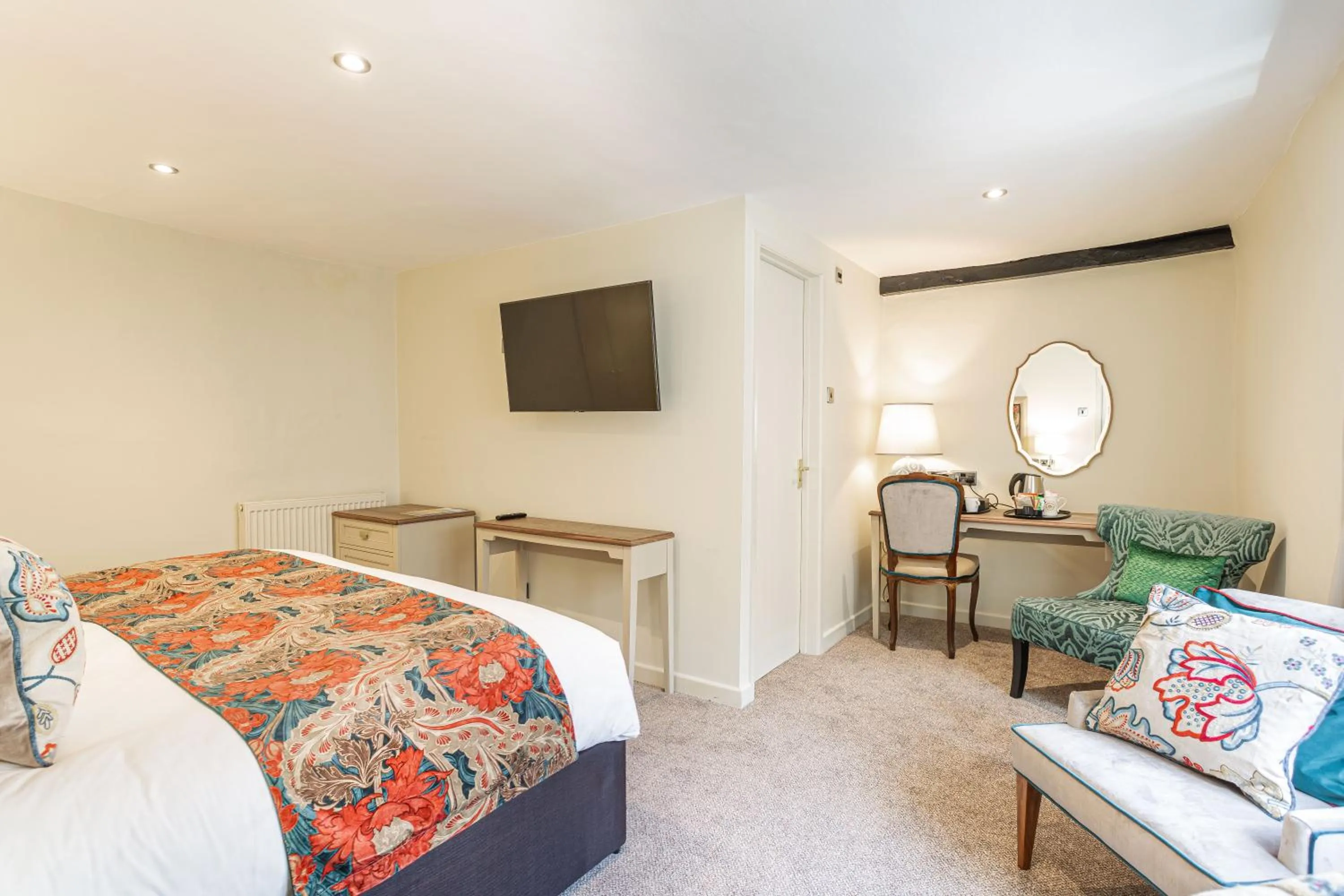 Bed in The Swan Hotel, Wells, Somerset - The Coaching Inn Group