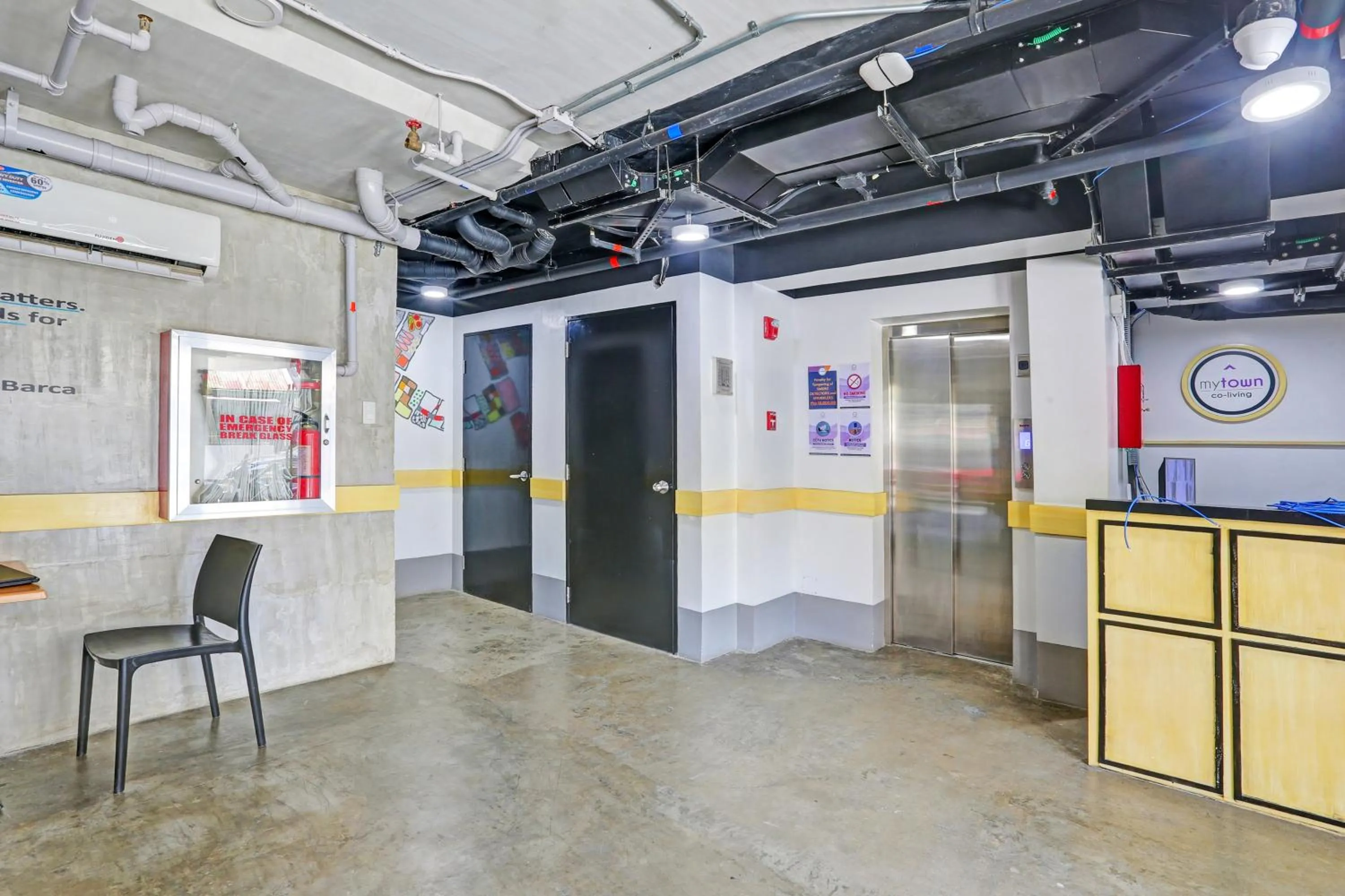 Lobby or reception in Spot On Classy Bunkbeds Near Makati Manila Formerly MYTOWN Madrid