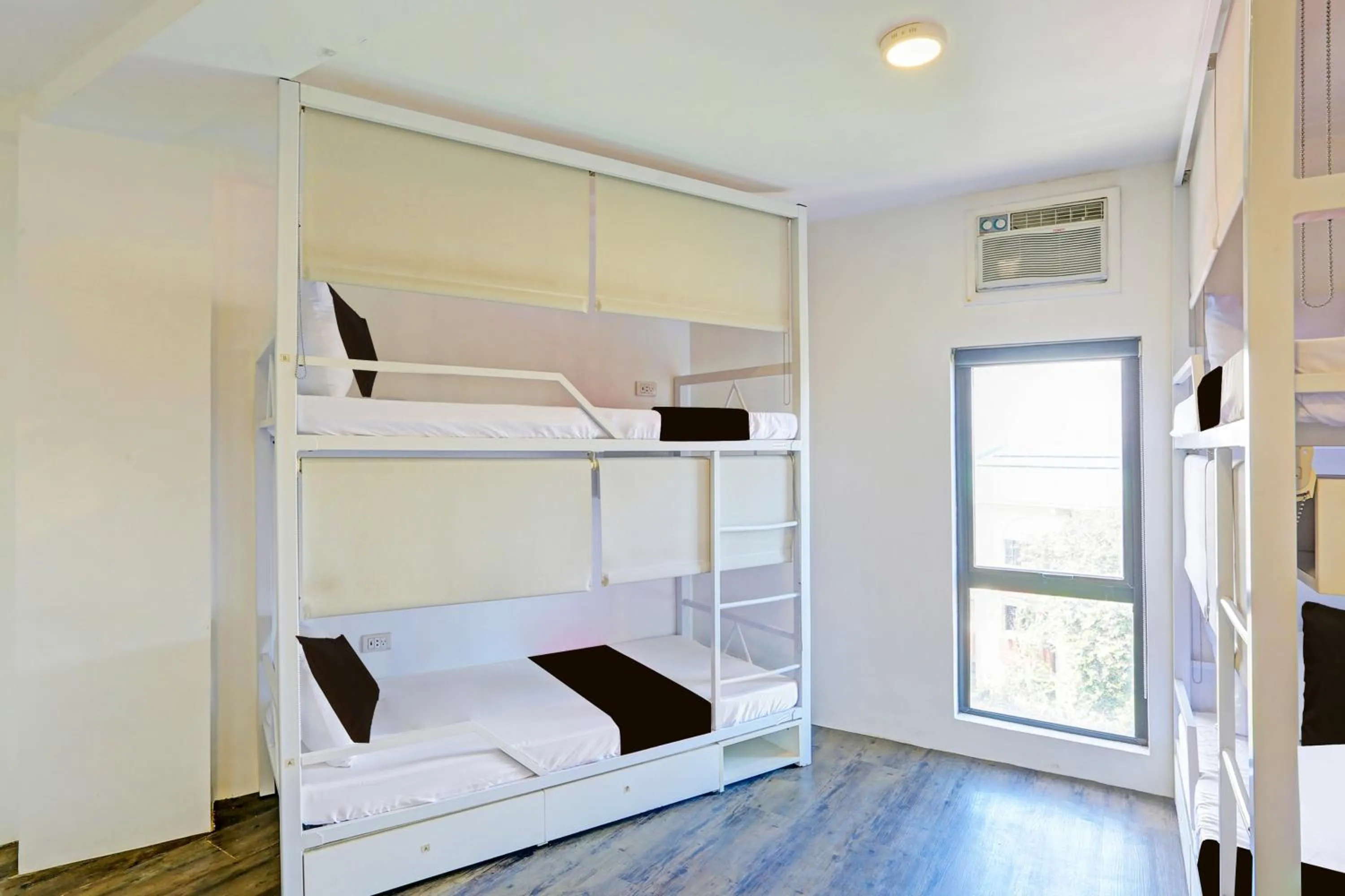 bunk bed, Bed in Spot On Hostel ,Taguig Manila Formerly MYTOWN HongKong