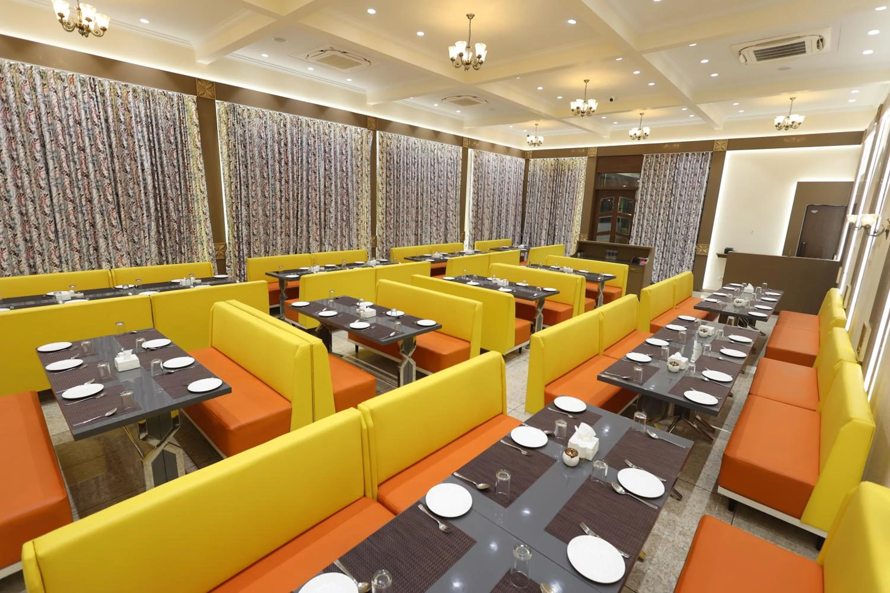 Restaurant/places to eat in Hotel Grand Haveli