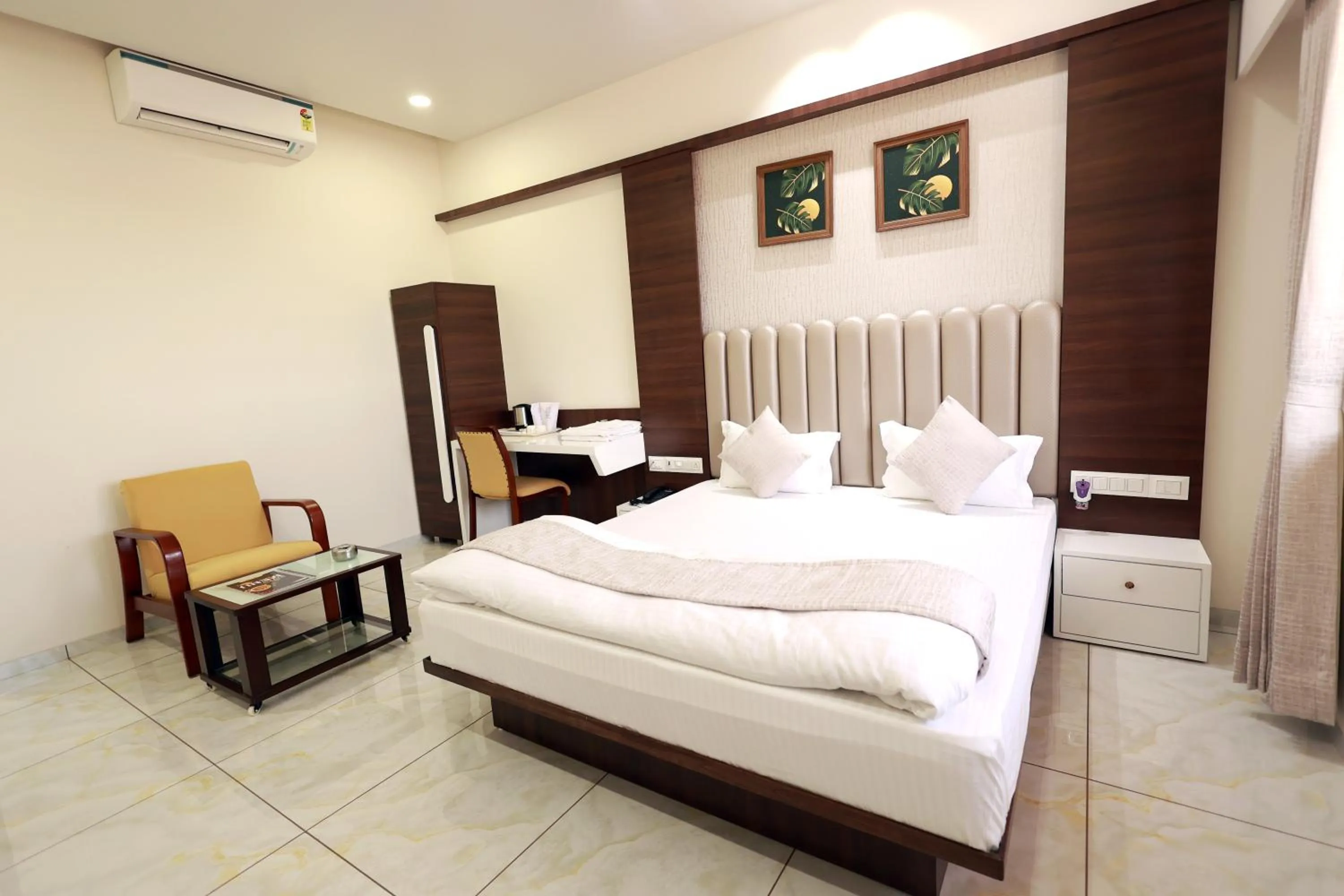 Bed in Hotel Grand Haveli