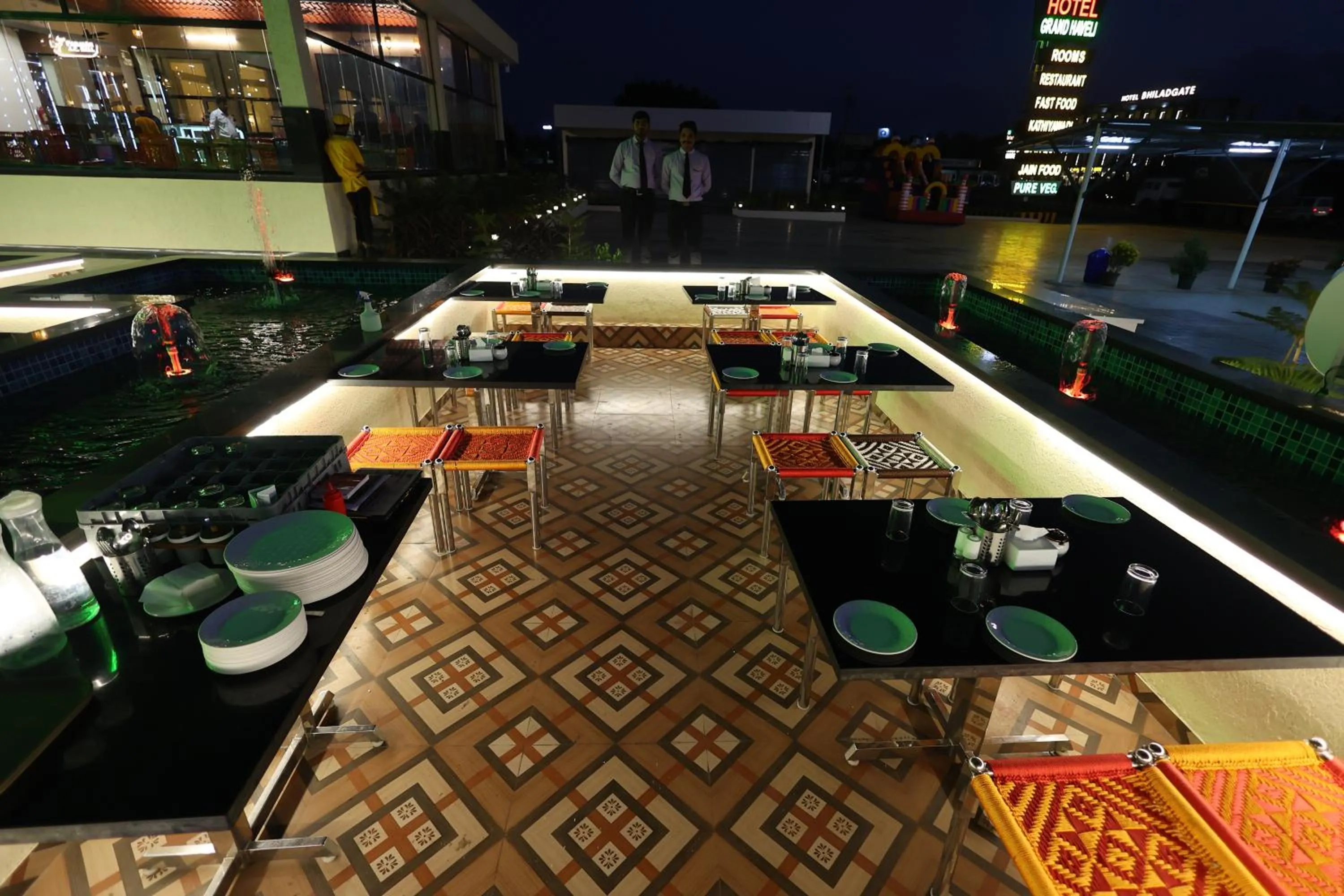 Restaurant/places to eat in Hotel Grand Haveli