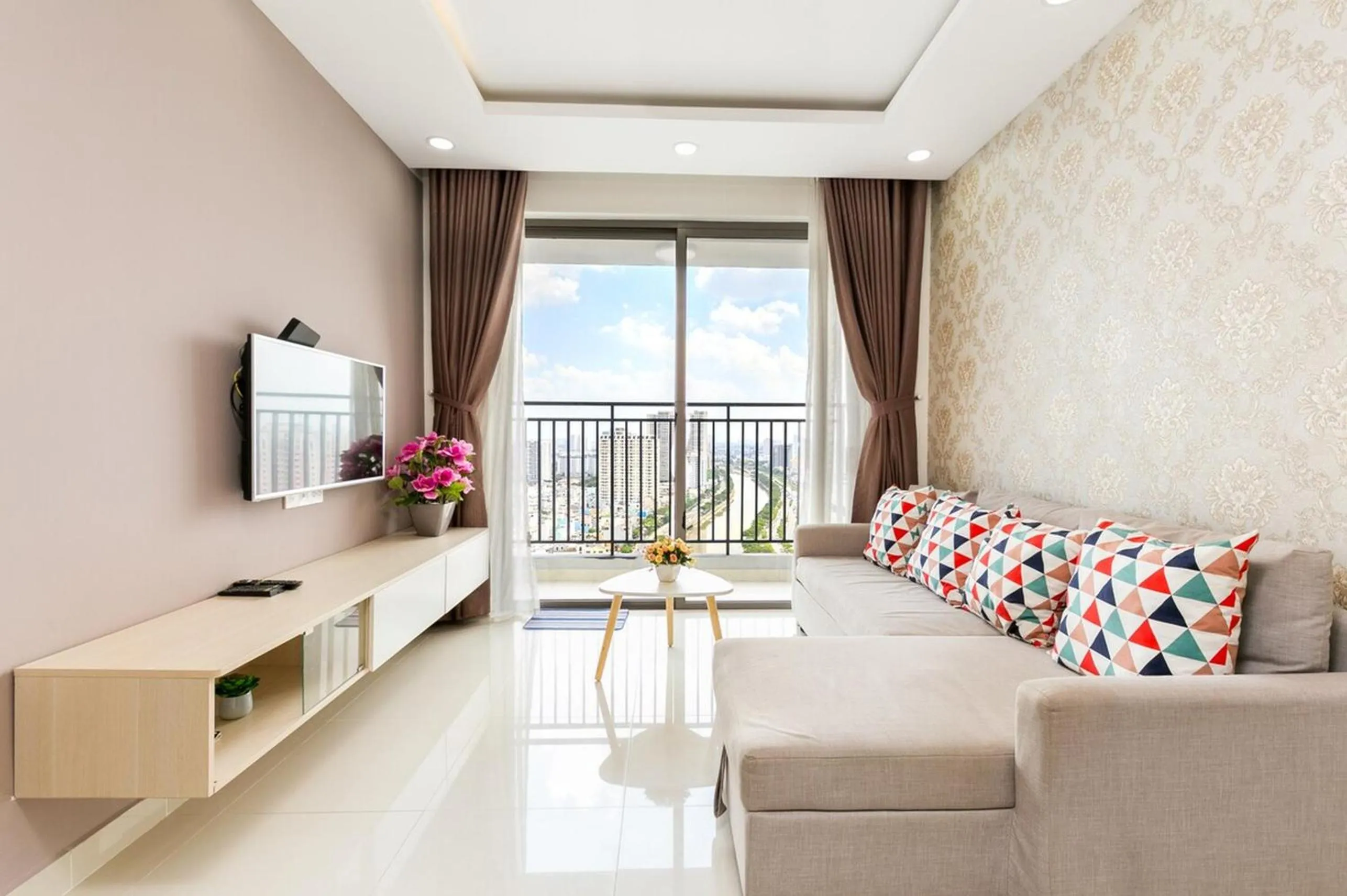TV and multimedia in The RiverGate Apartments & Condo Saigon