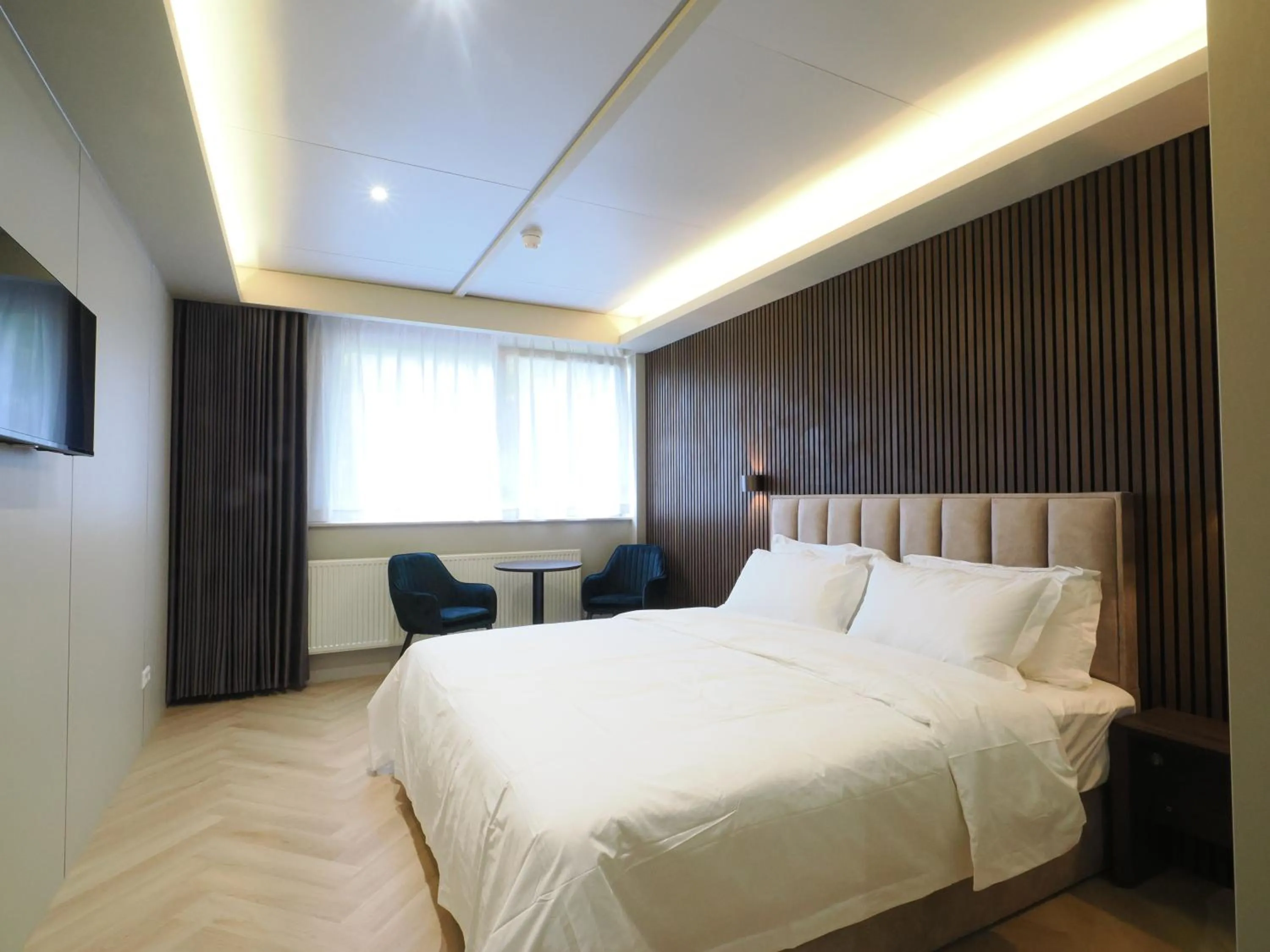 Tung Hotel