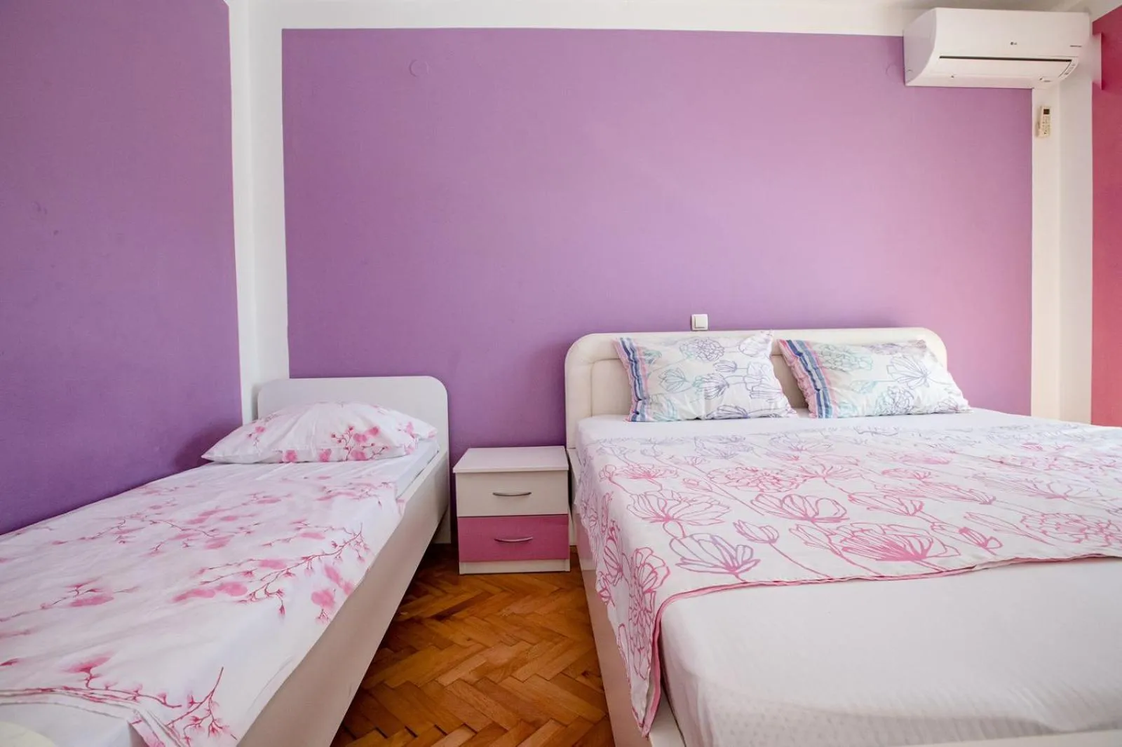 Three Bedroom Apartment with Balcony in Apartments Zora