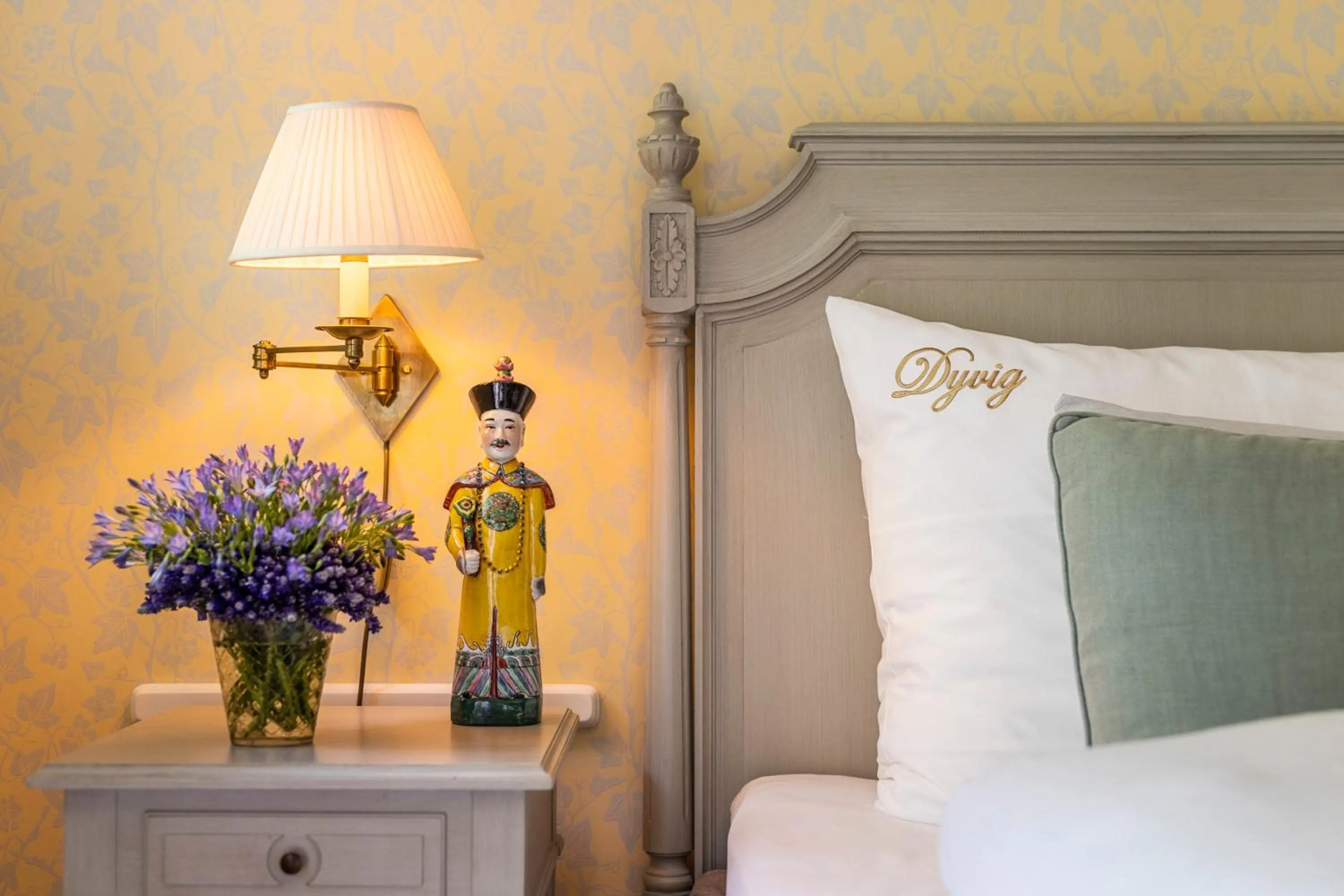 Bed in Dyvig Badehotel