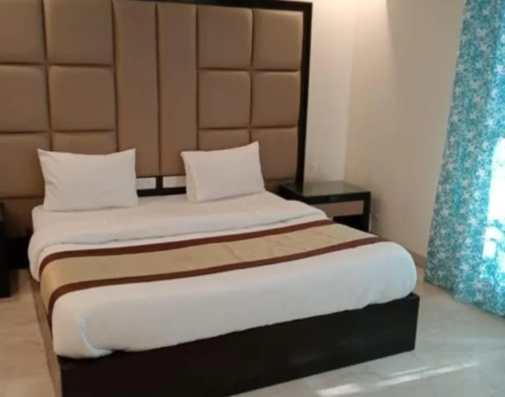 Bed in Aaron residency