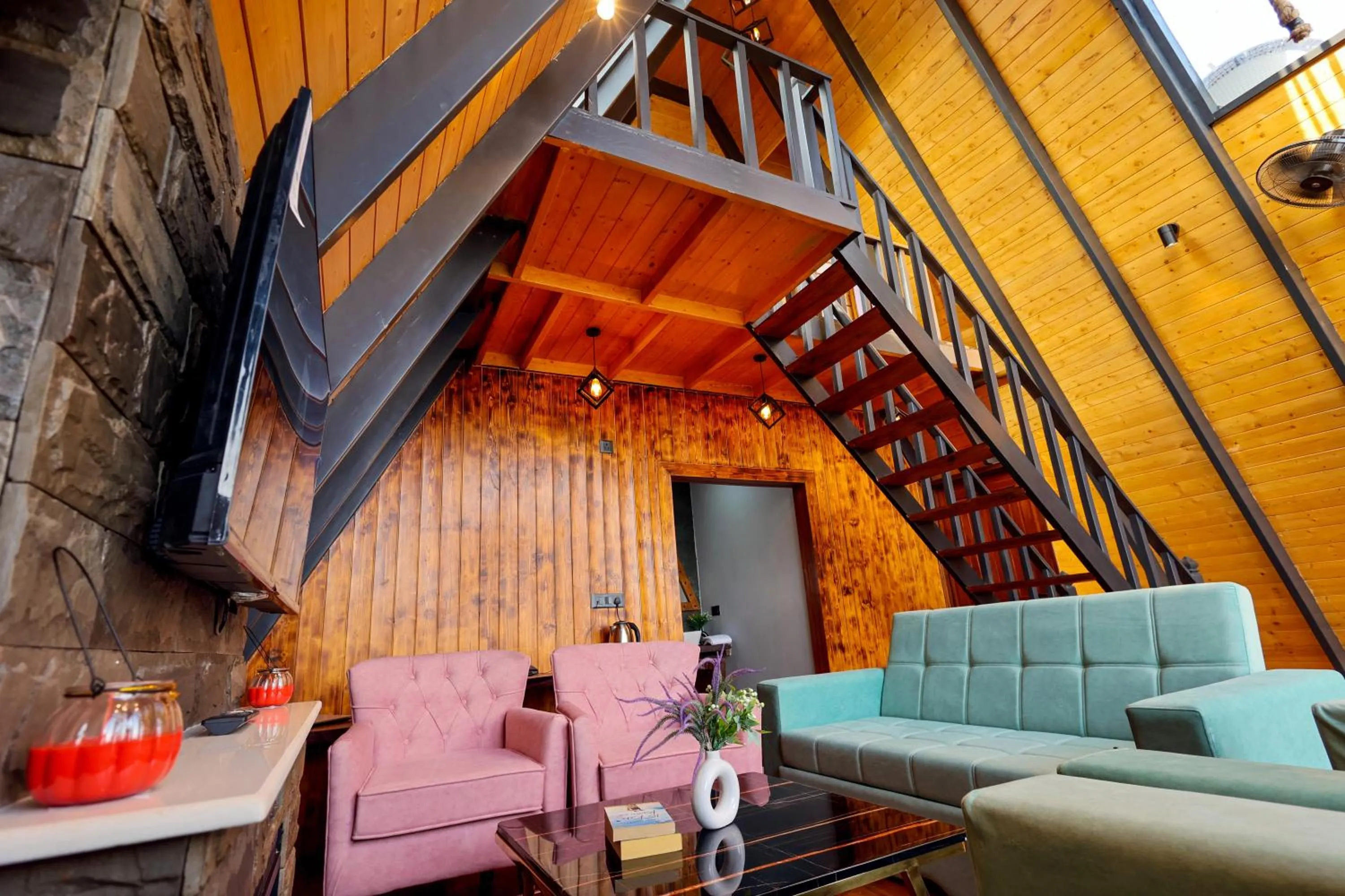 TV and multimedia in Koro Treehouse Resort Luxury Wooden Cottages and Villas with Private Pool