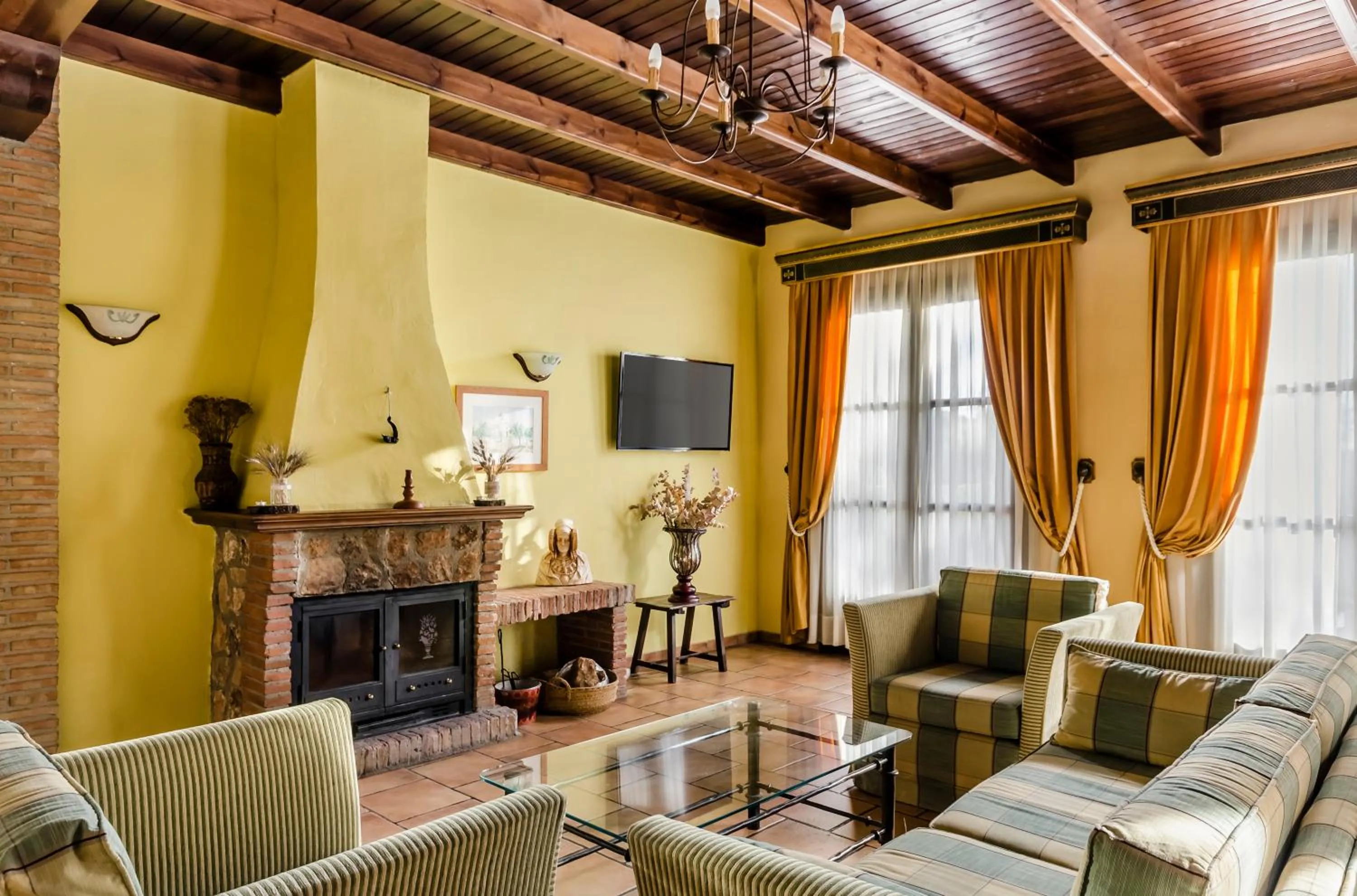 Library in Hotel Rural Los Nogales