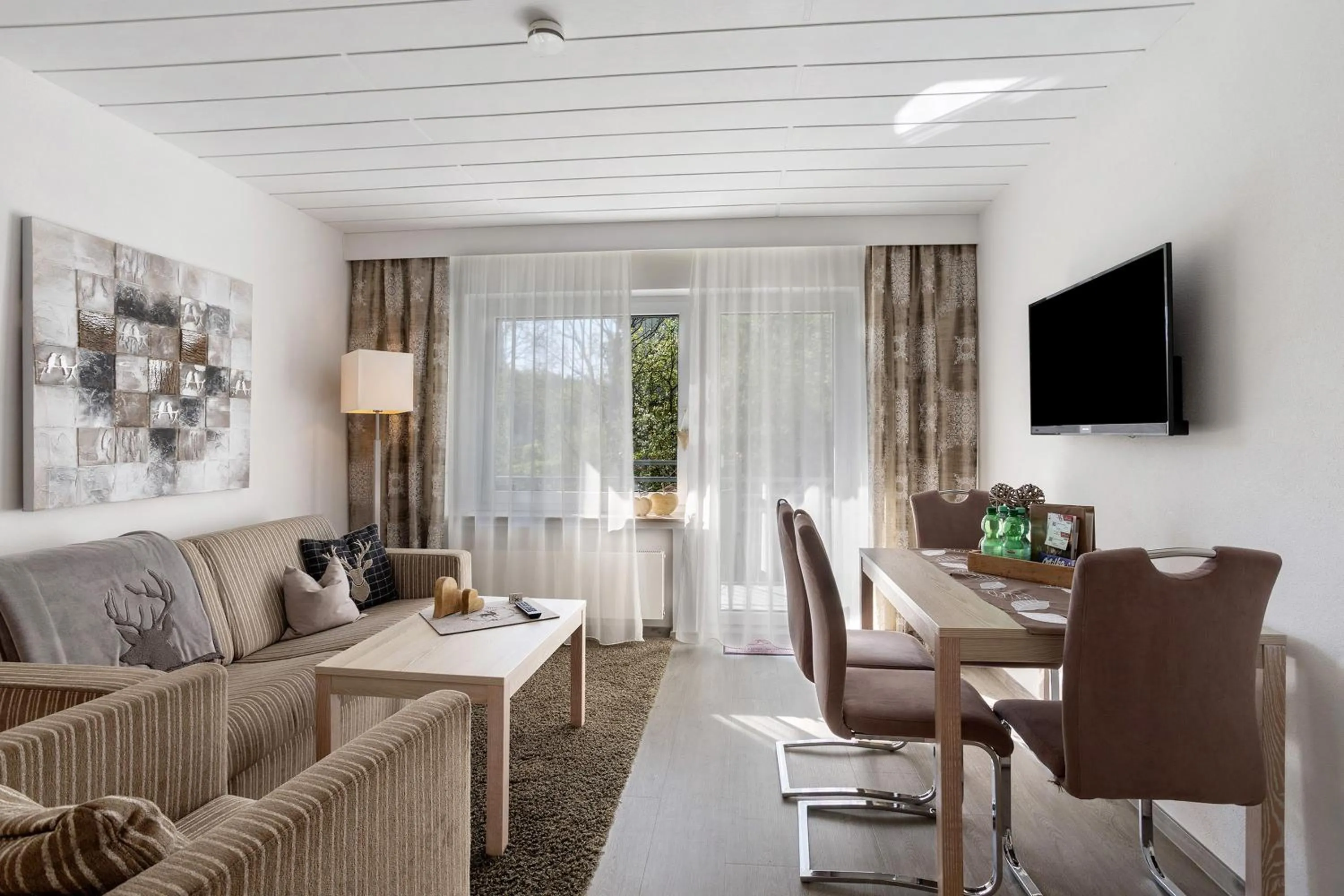Two-Bedroom Deluxe Apartment with Balcony in Landhaus Kramer Meine Cardplus inkl