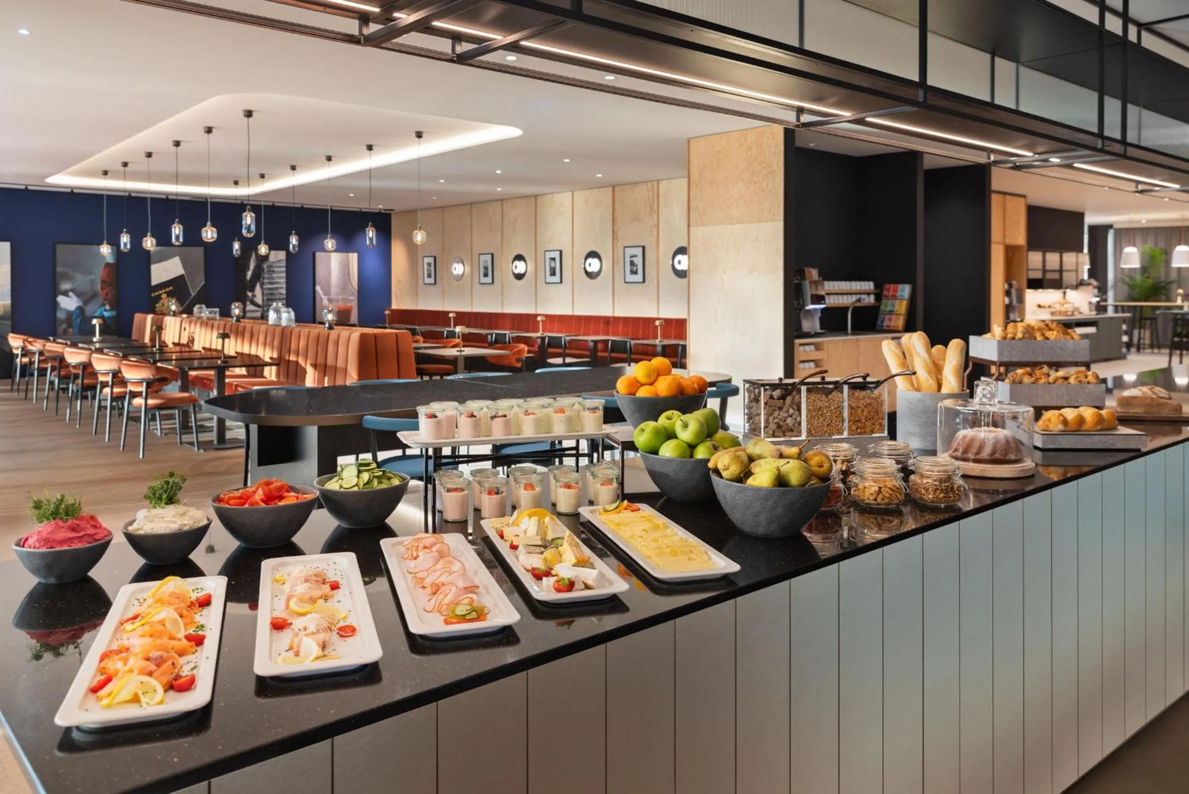 Food and drinks in The Passenger, a Tribute Portfolio Hotel