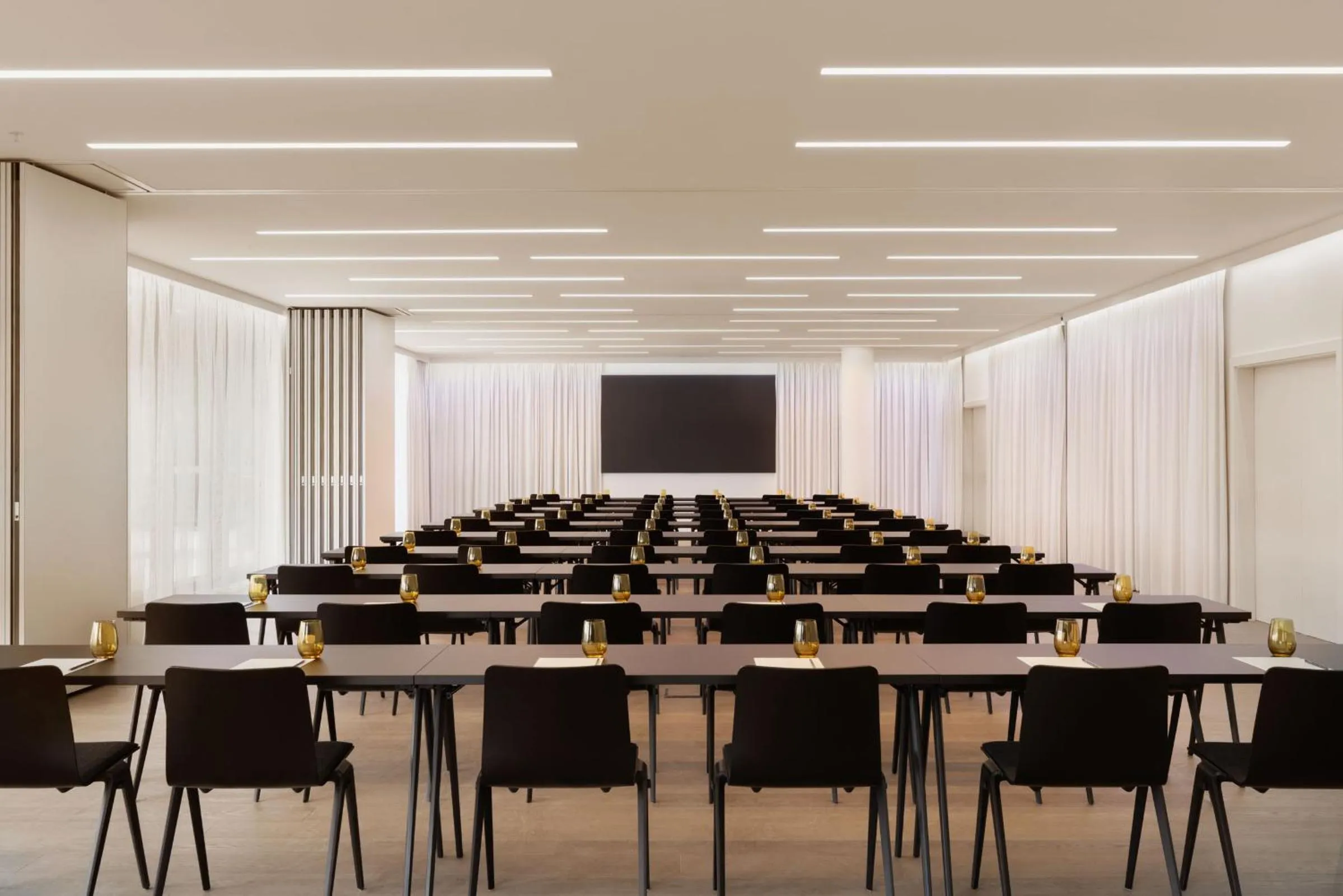 TV and multimedia in The Passenger, a Tribute Portfolio Hotel