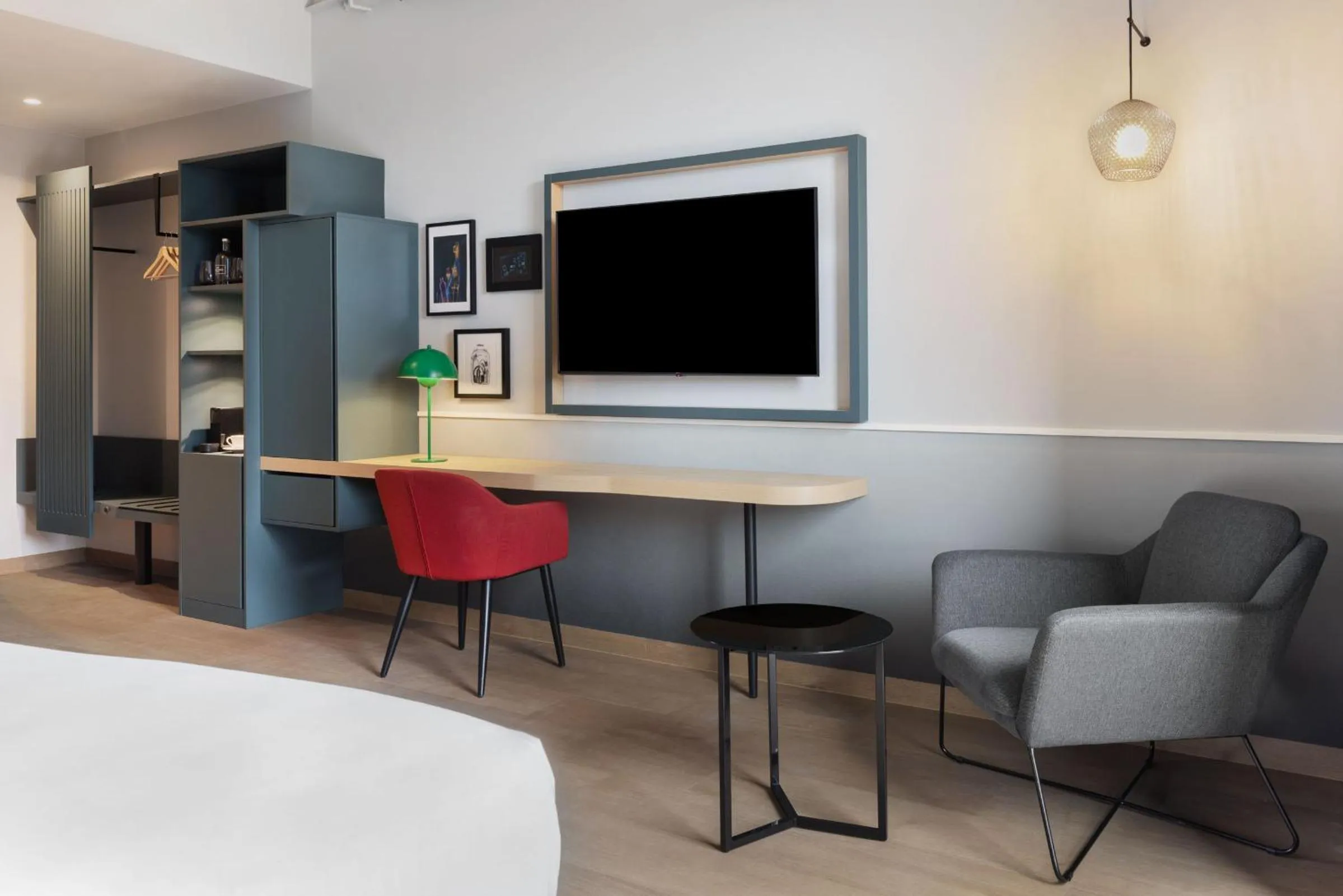 Bed in The Passenger, a Tribute Portfolio Hotel