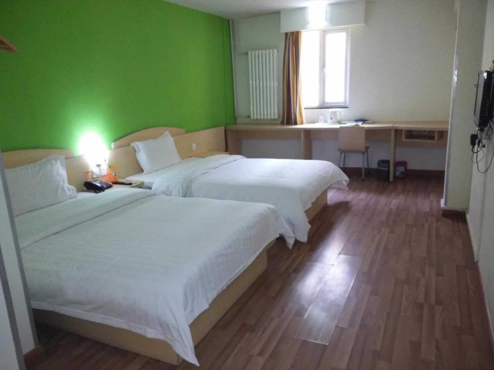 Bed in 7Days Inn Tai'an Railway Station