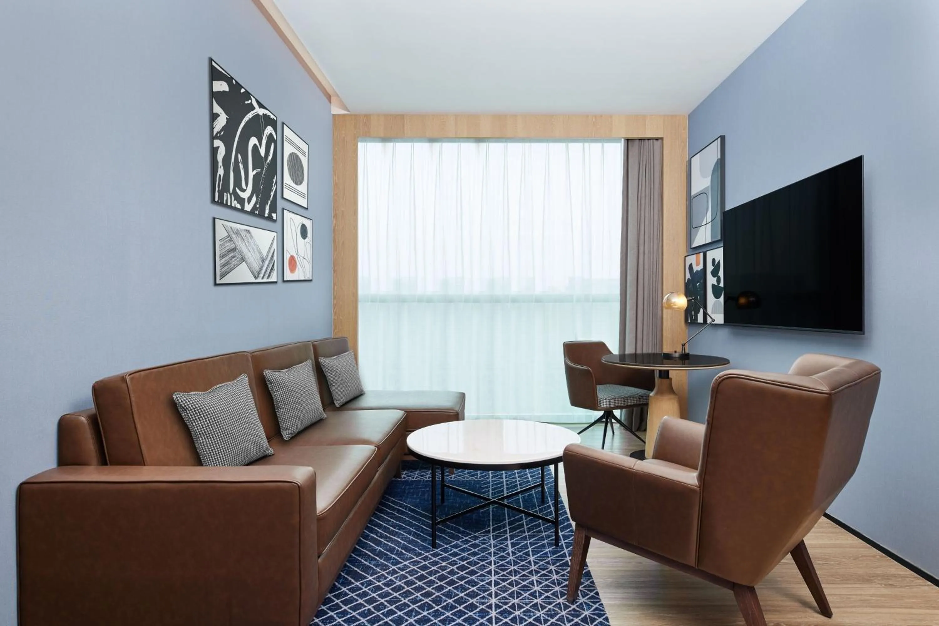 Living room in Four Points by Sheraton Huzhou