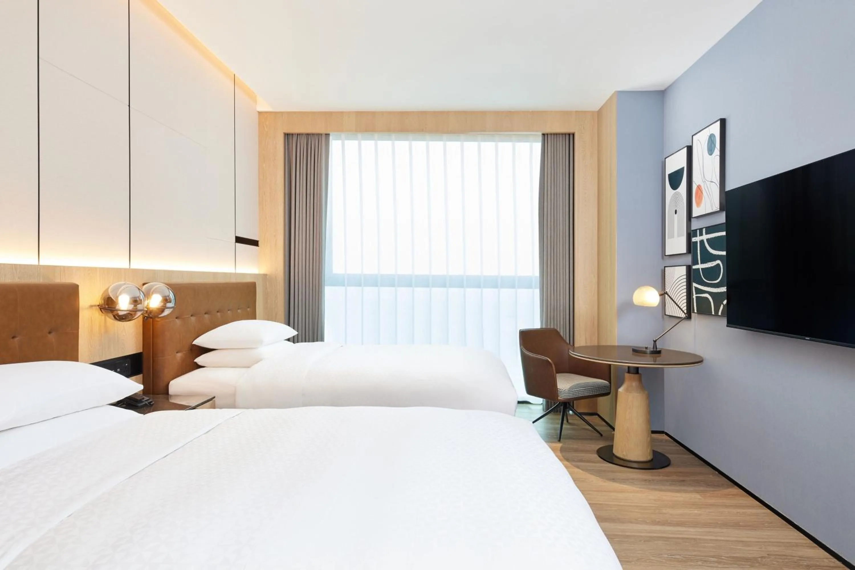 Photo of the whole room, Bed in Four Points by Sheraton Huzhou