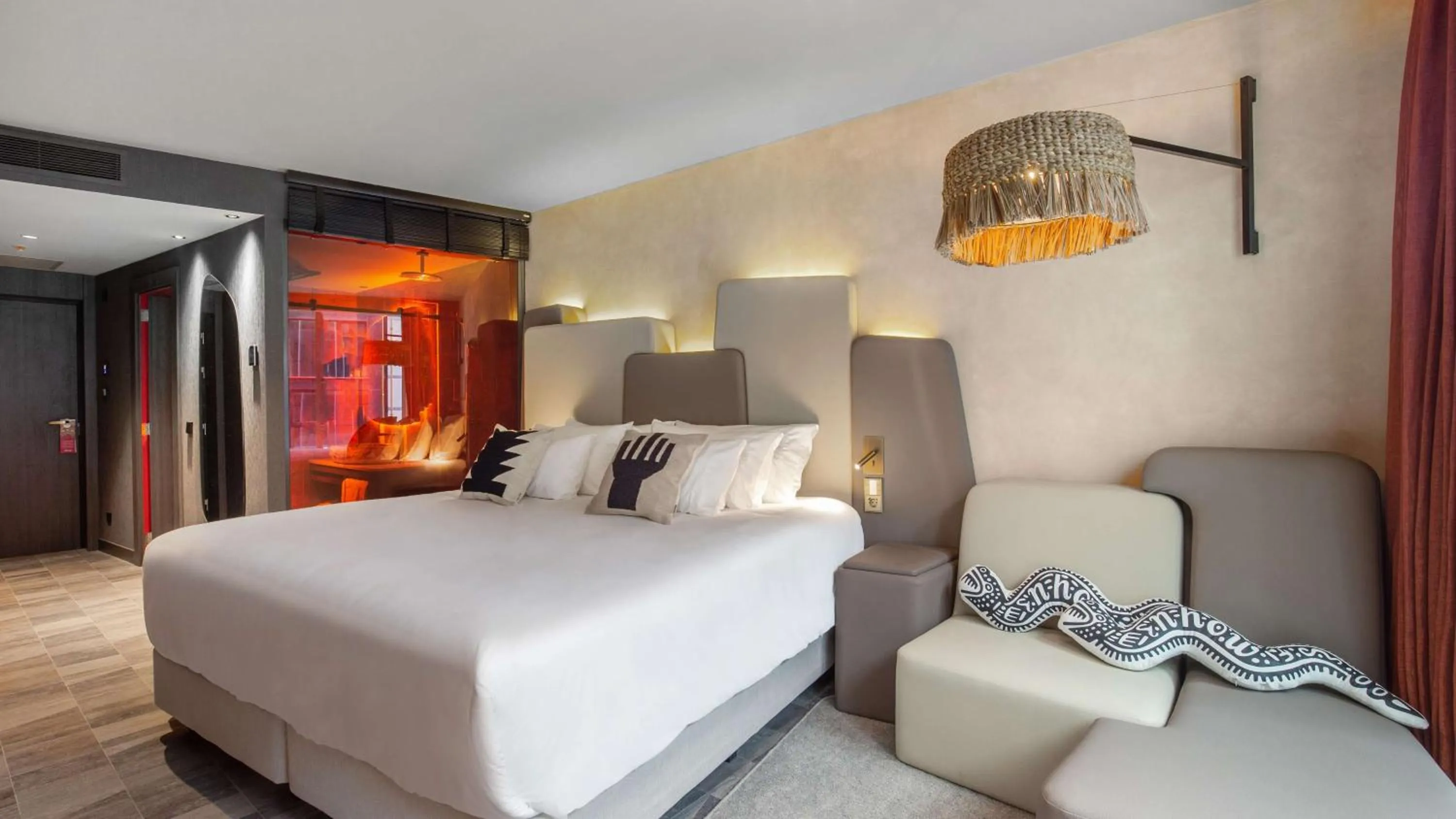 Bedroom, Bed in Nhow Lima